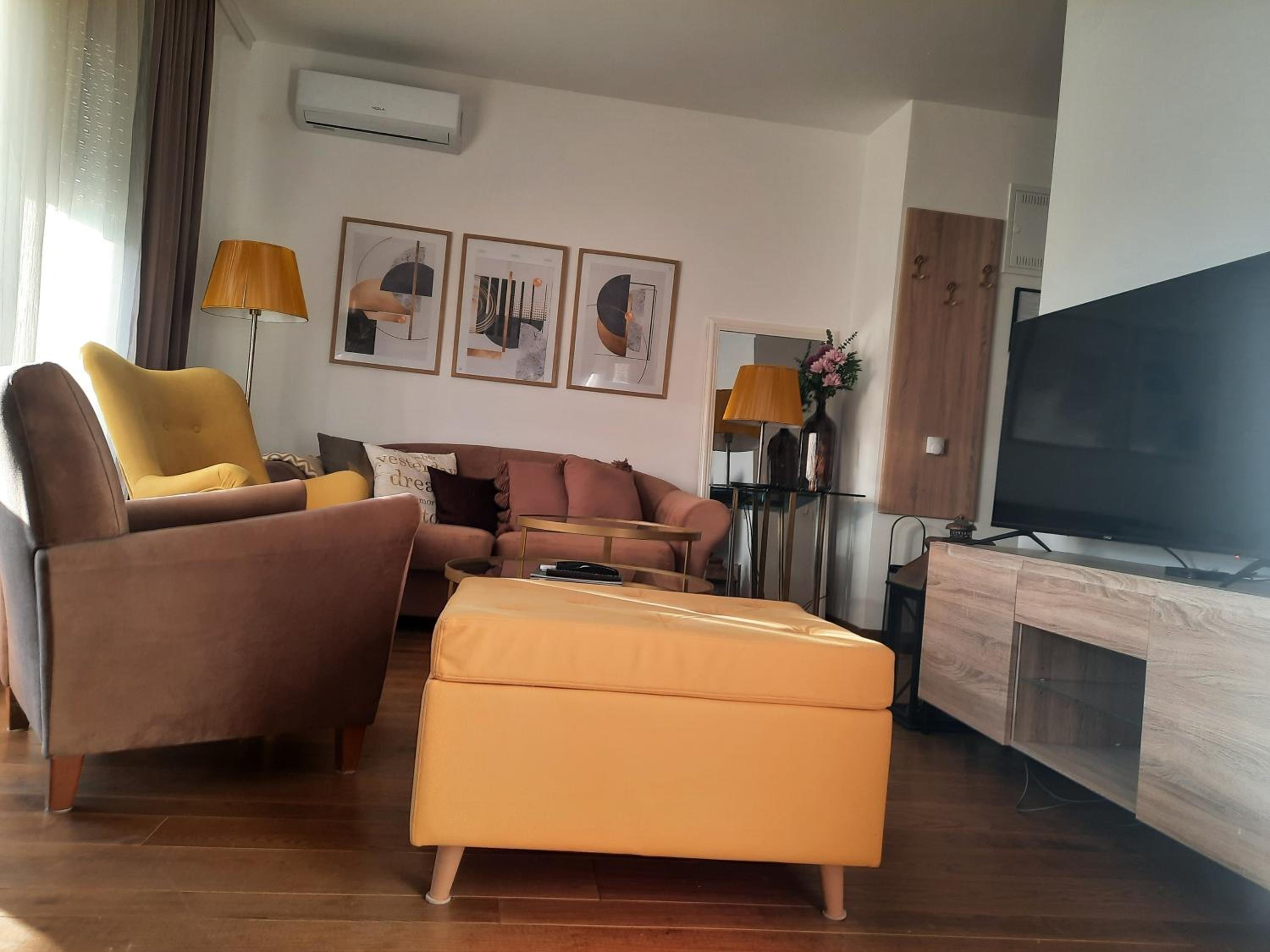 One-Bedroom Apartment with Balcony photo 2