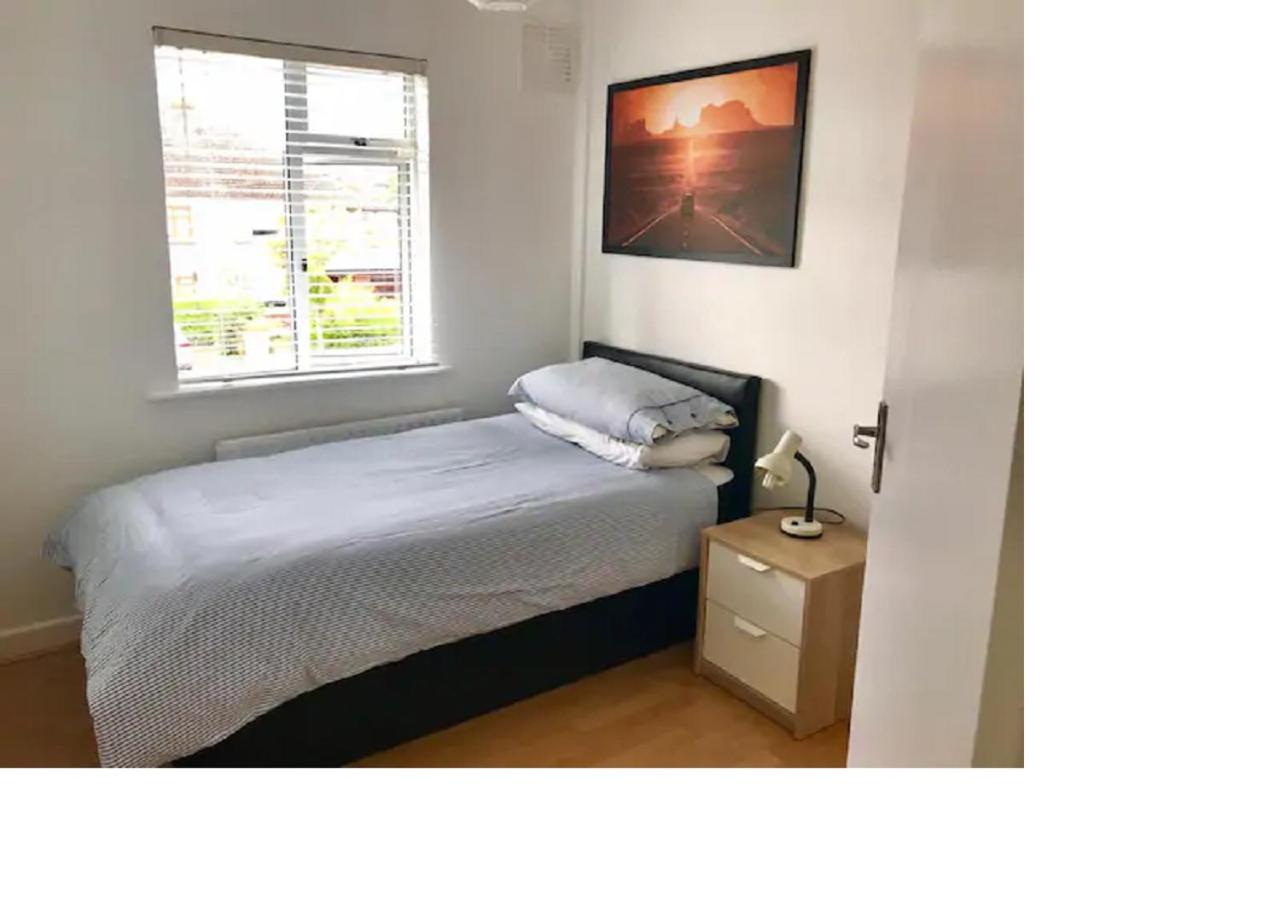 Single Room with Shared Bathroom photo 1