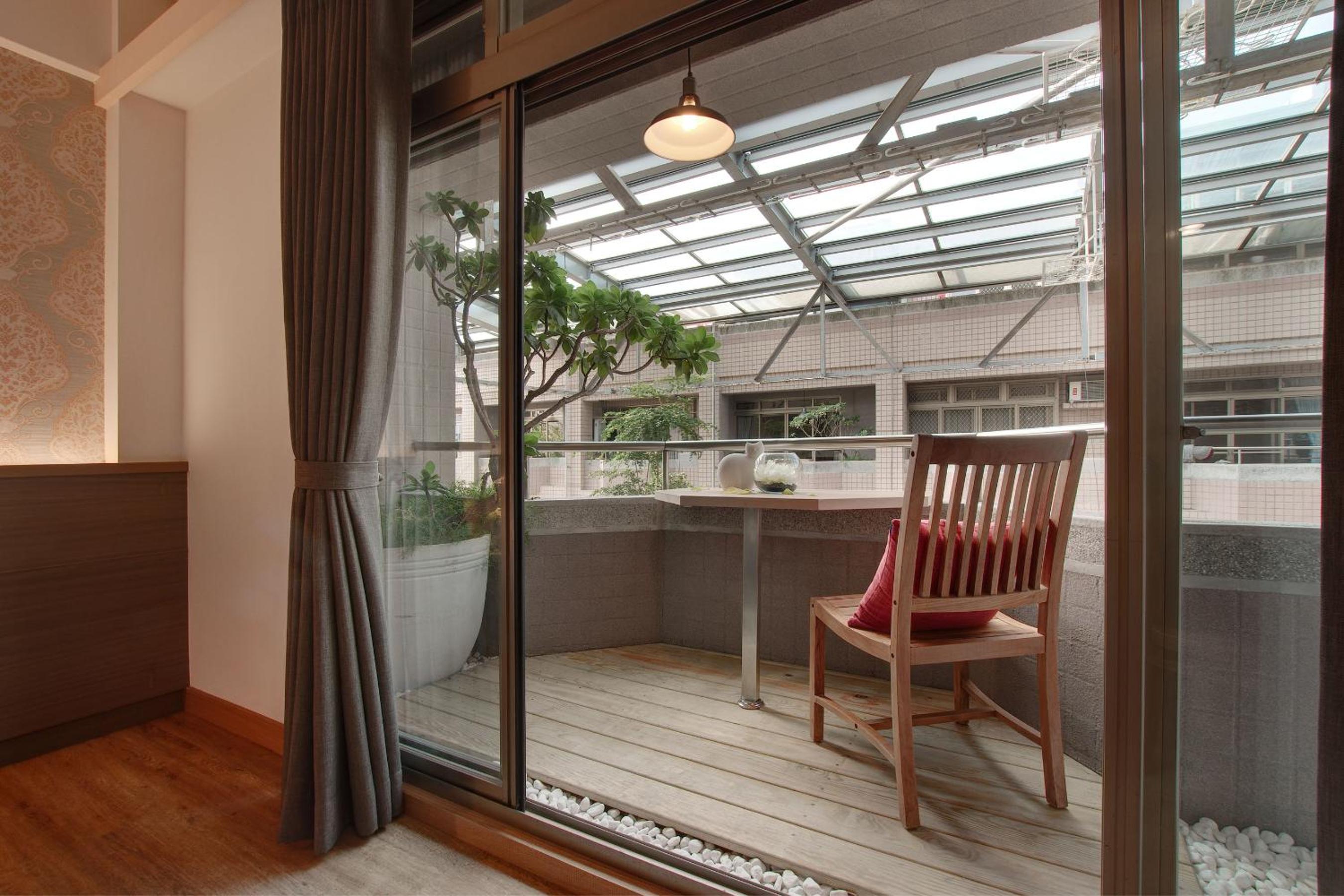 Double Room with Balcony - Photo 7