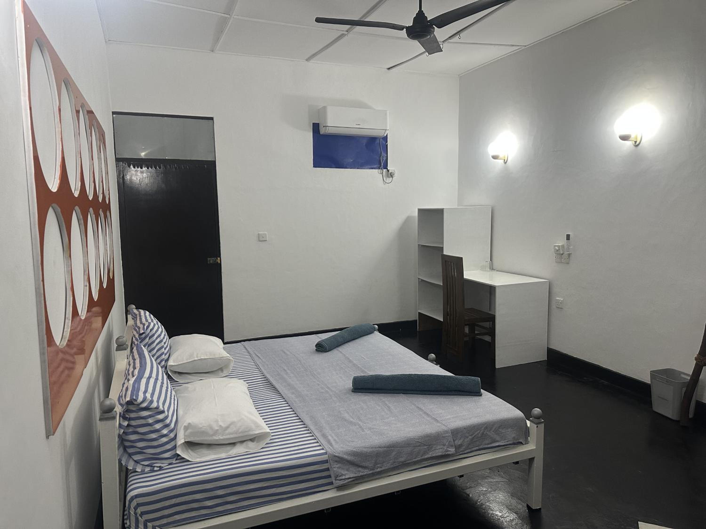 Deluxe Double Room with Balcony - Photo 2