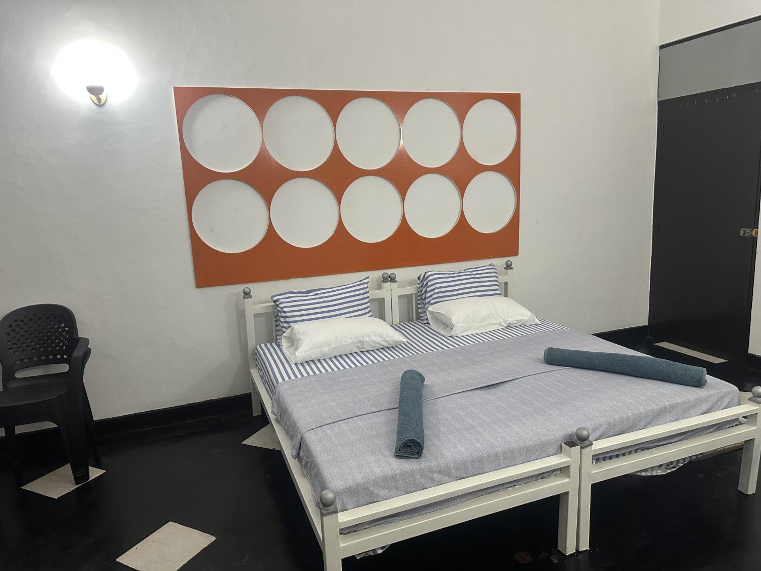Deluxe Double Room with Balcony - Photo 5