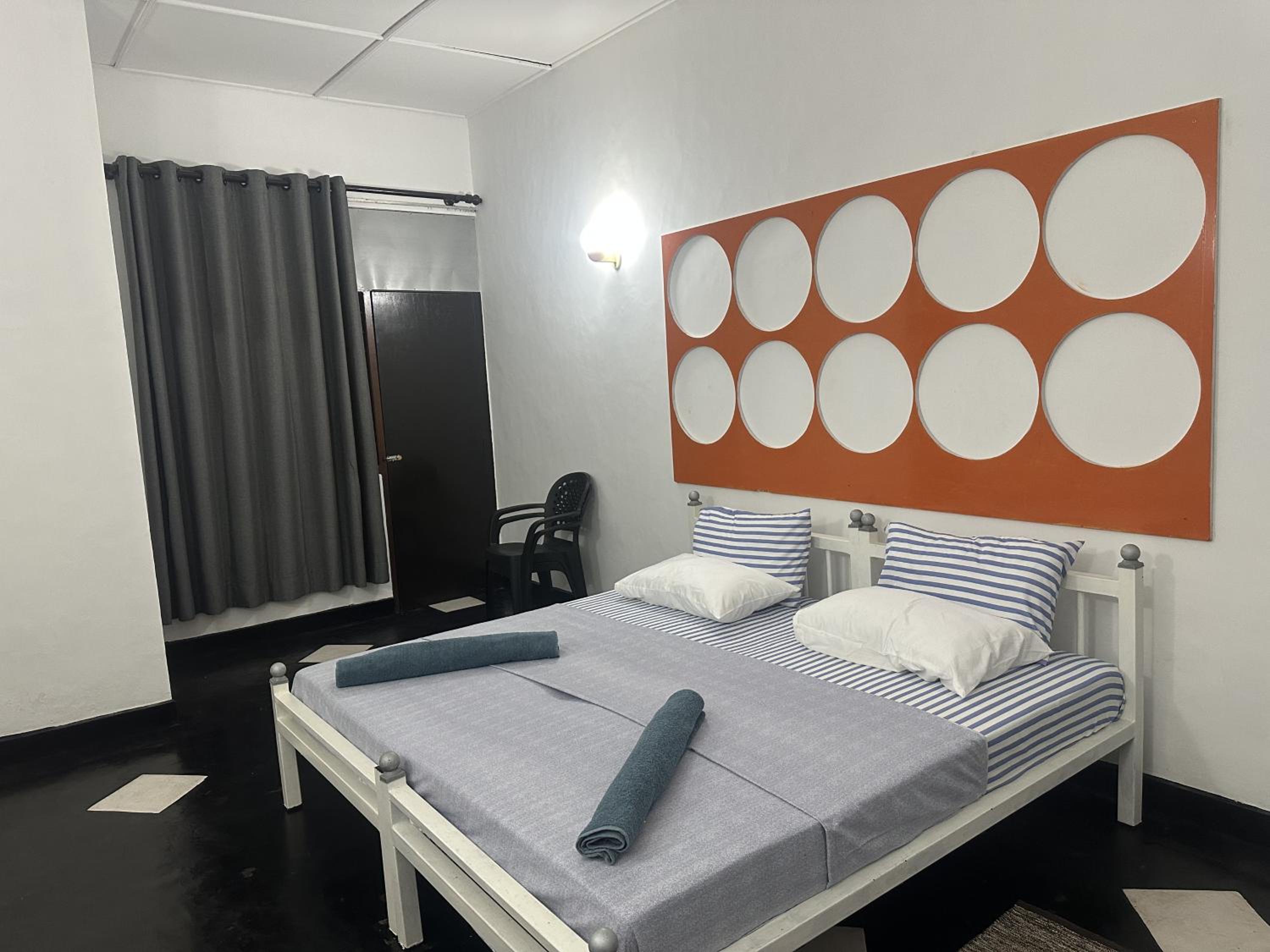 Deluxe Double Room with Balcony - Photo 6