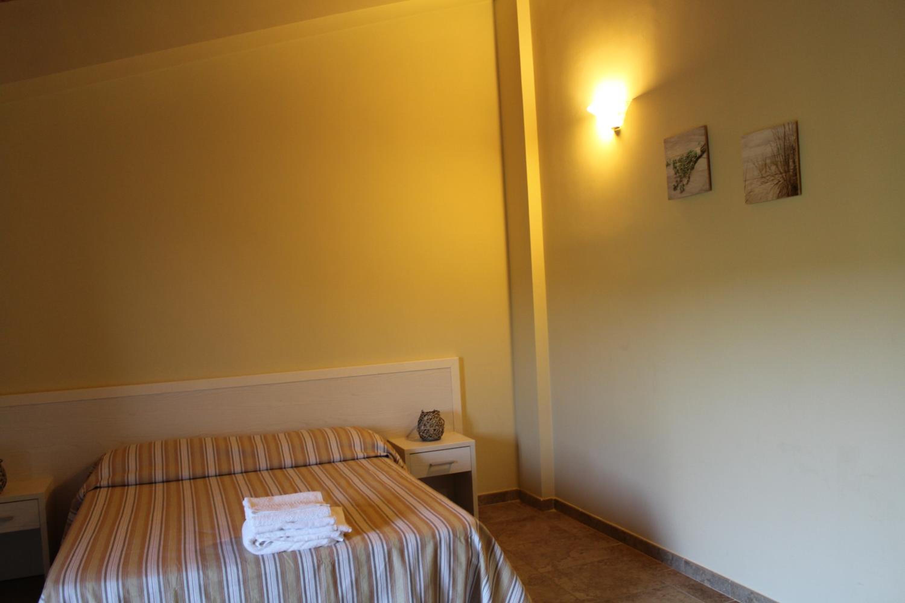 Standard Double Room - Photo 2