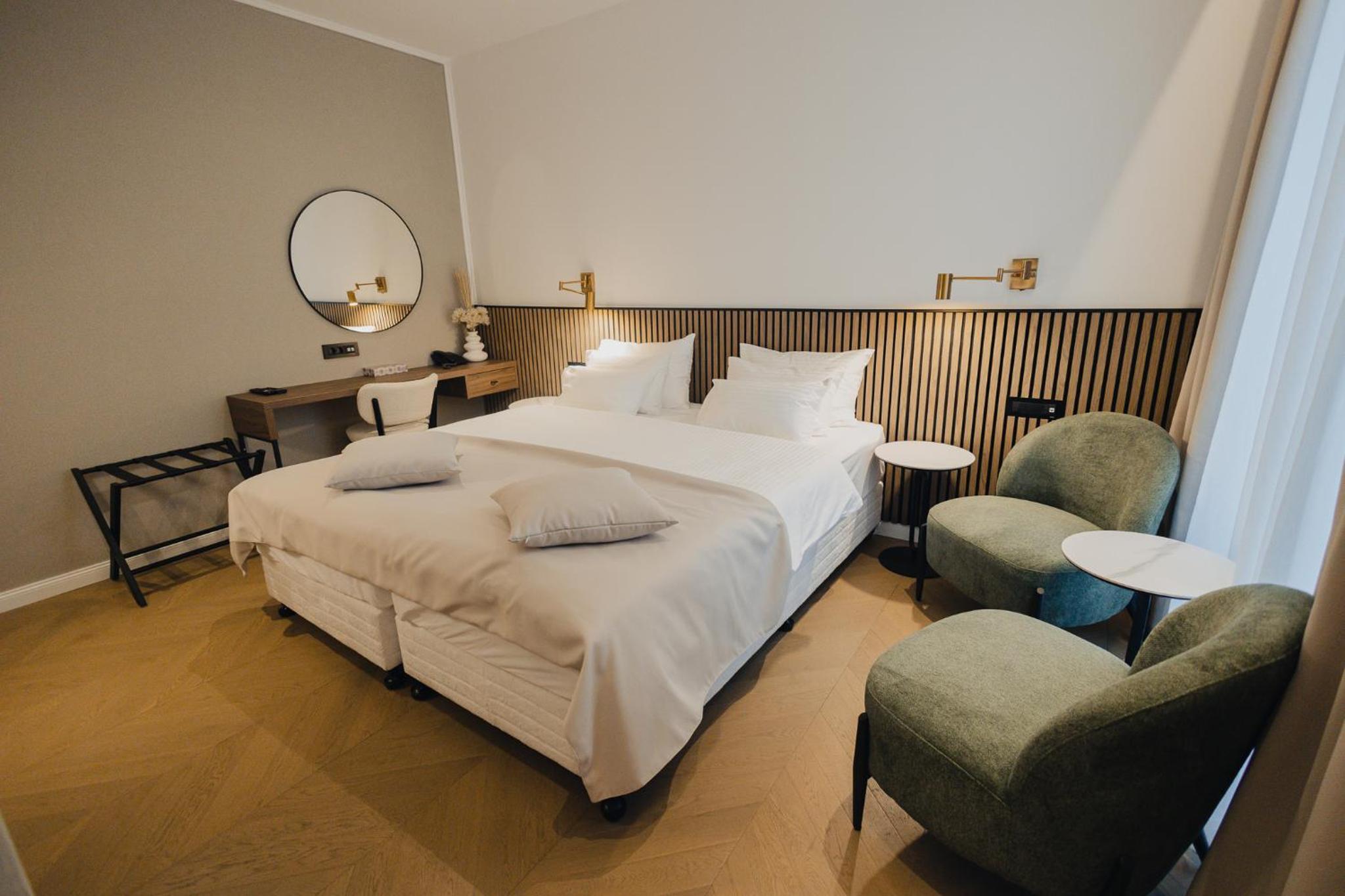 Deluxe Double or Twin Room - Photo 2