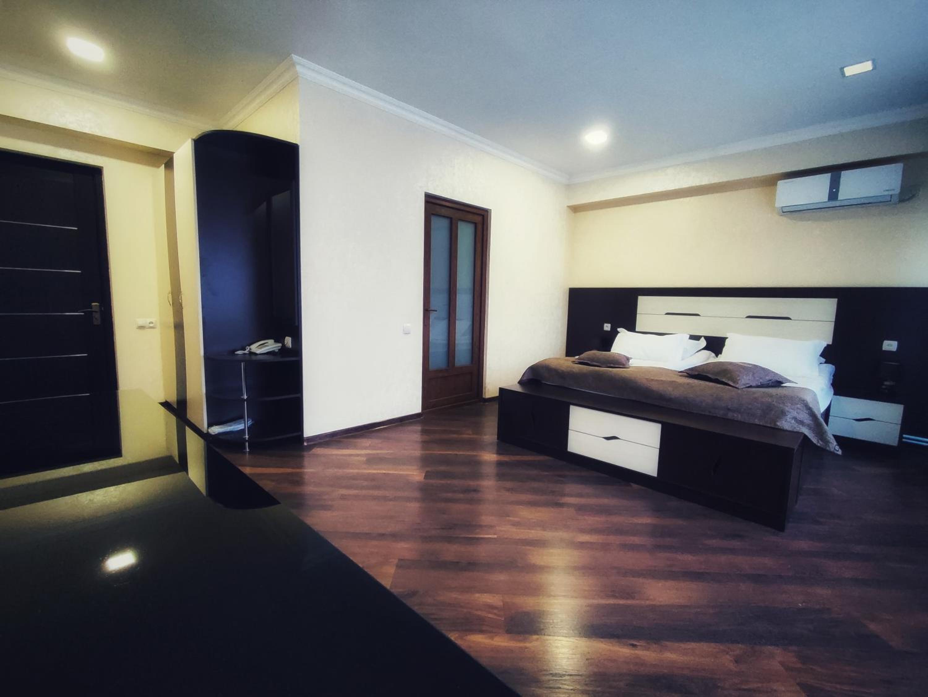 Deluxe Double Room photo 3