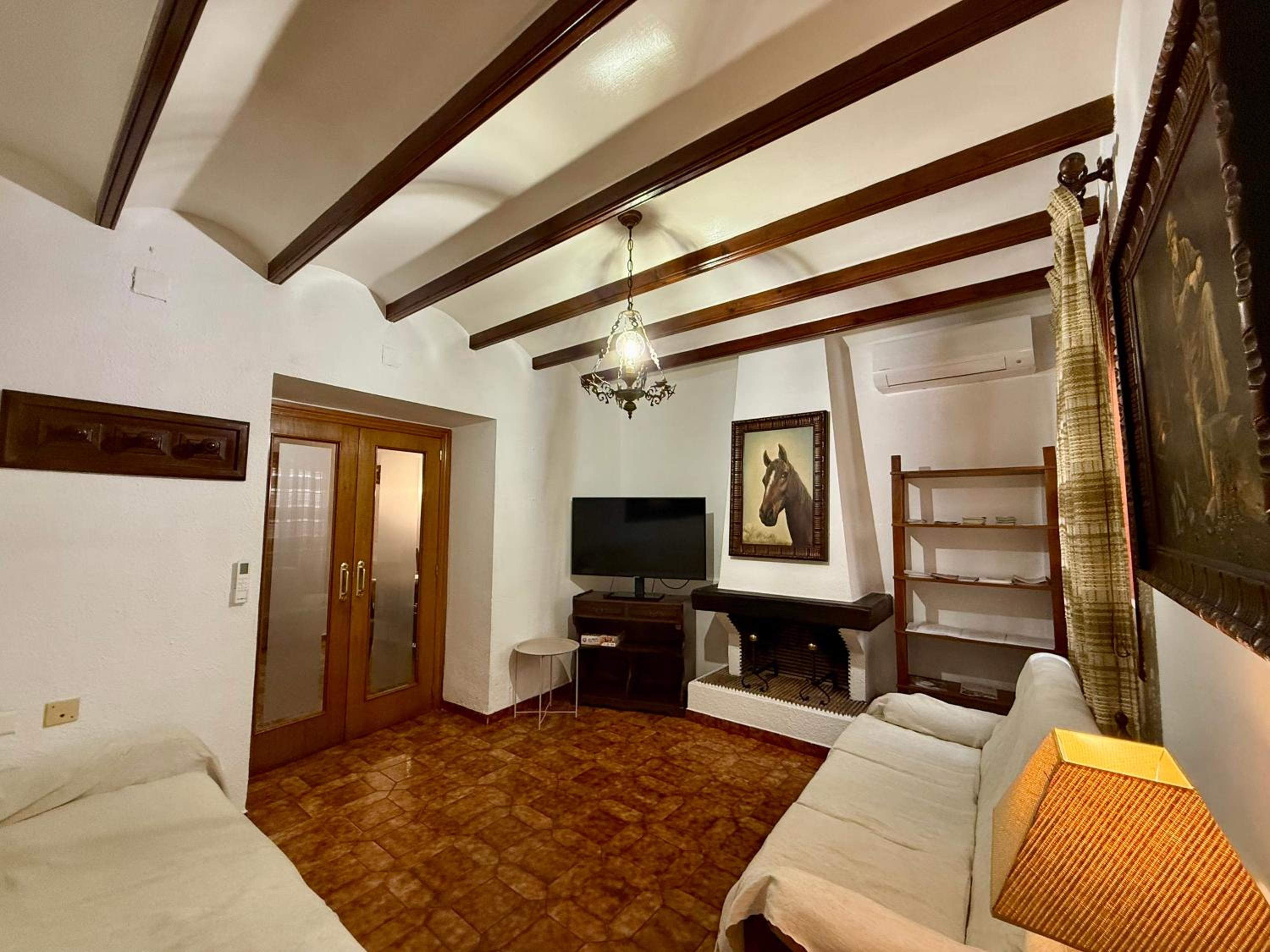 Four-Bedroom House photo 2