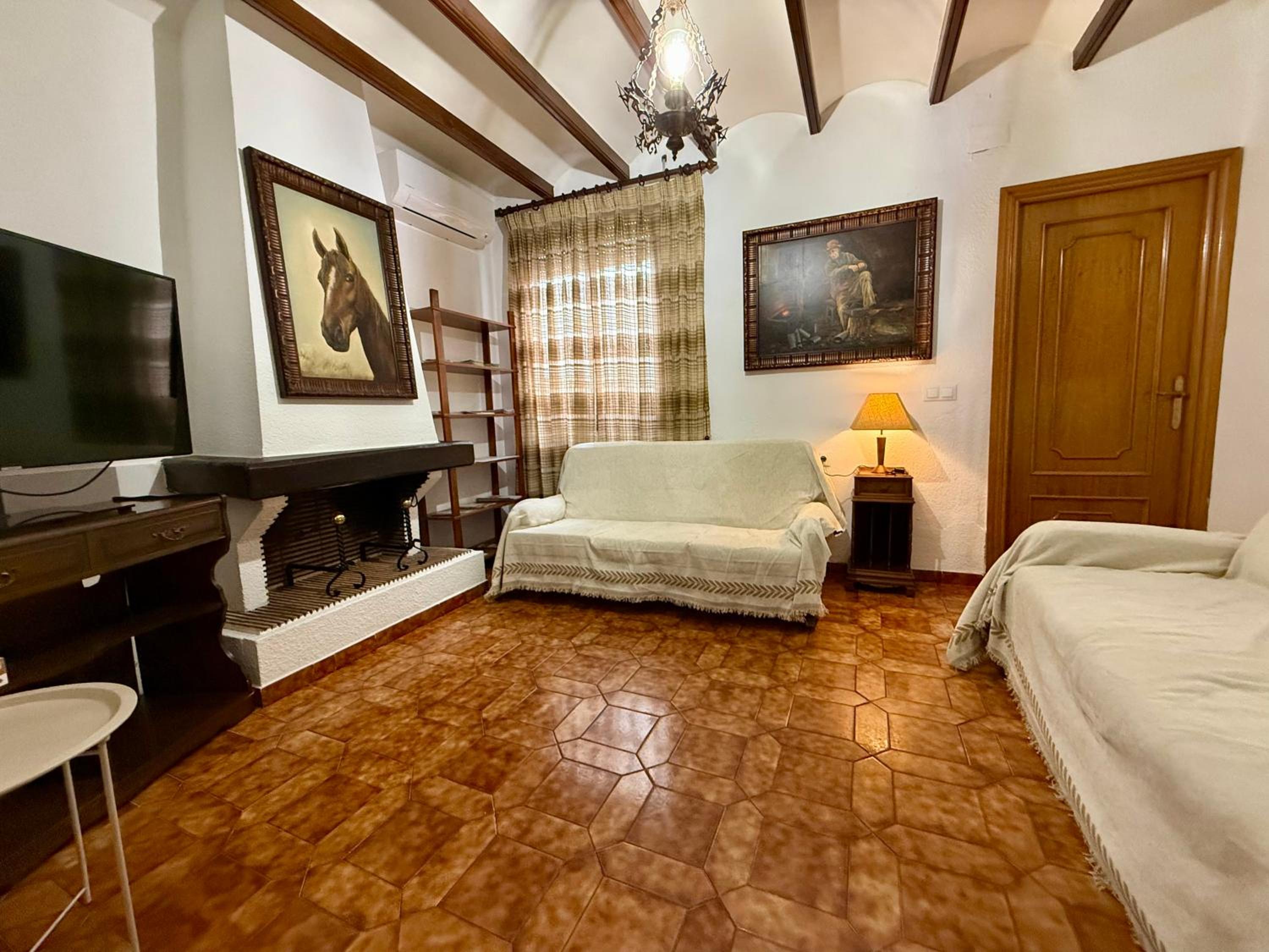 Four-Bedroom House photo 3