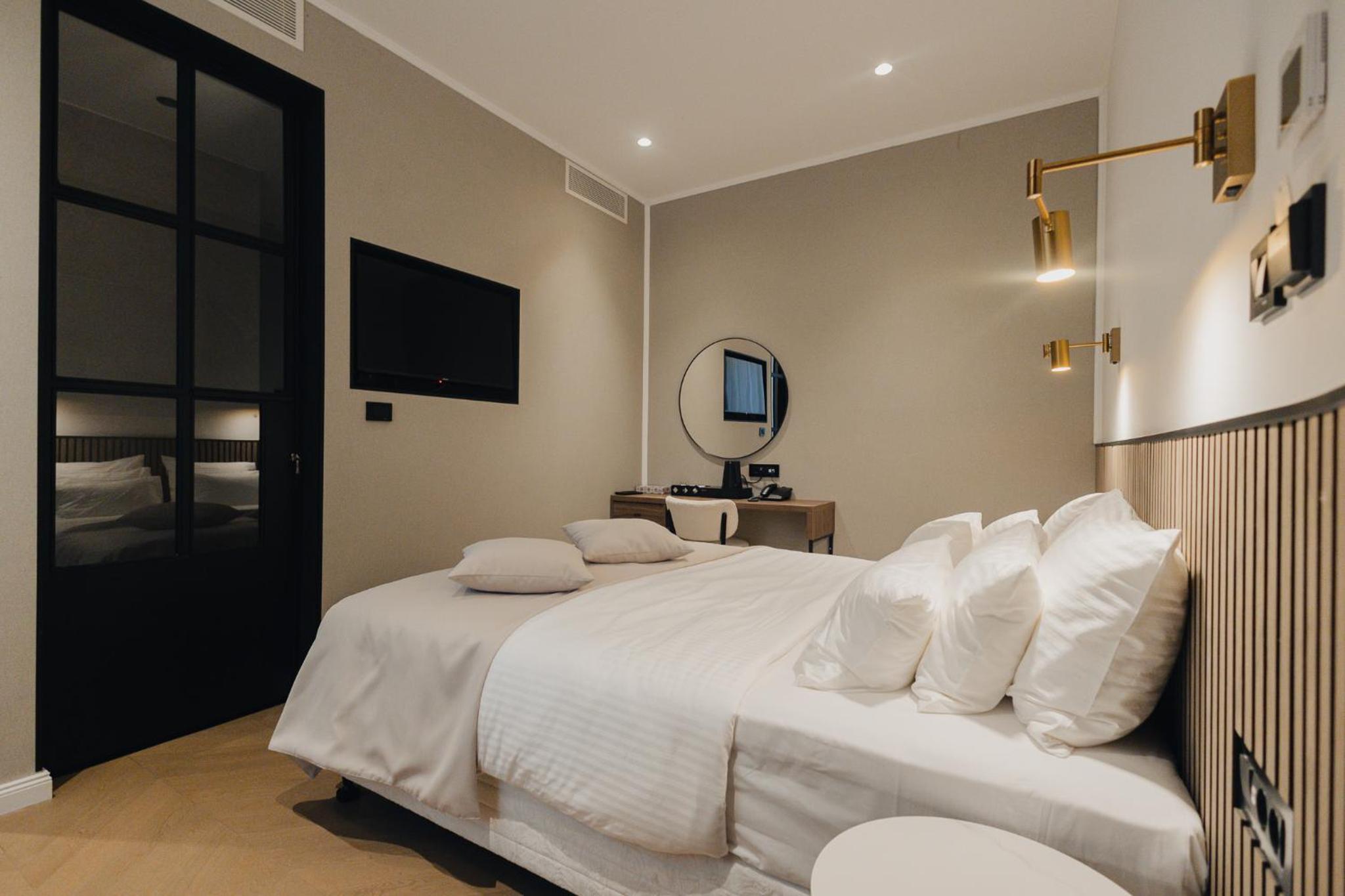 Standard Double or Twin Room - Photo 3