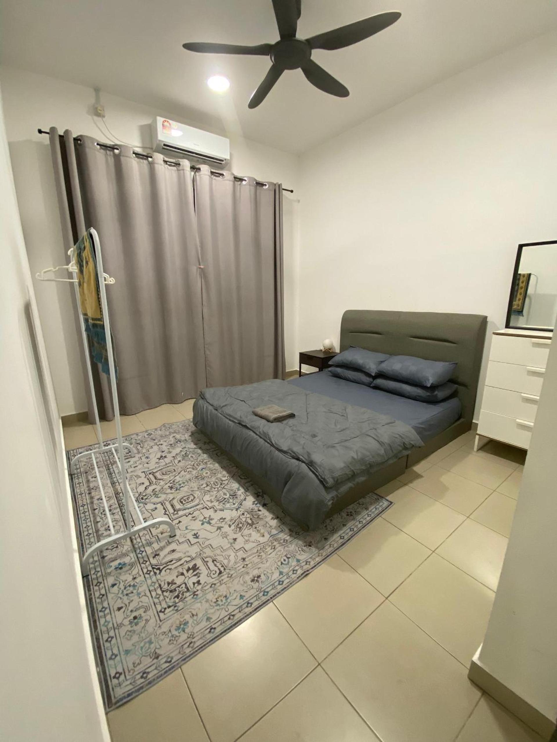 Four-Bedroom House photo 3
