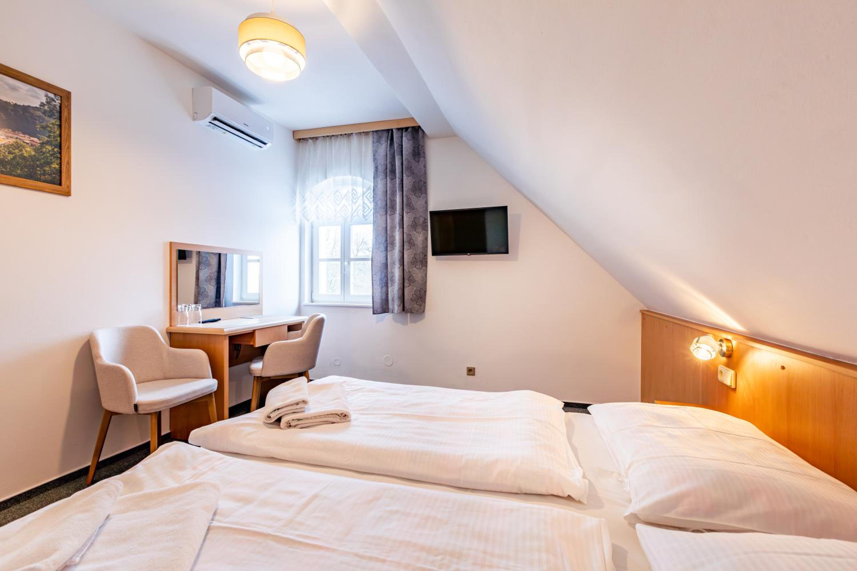 Double or Twin Room photo 2
