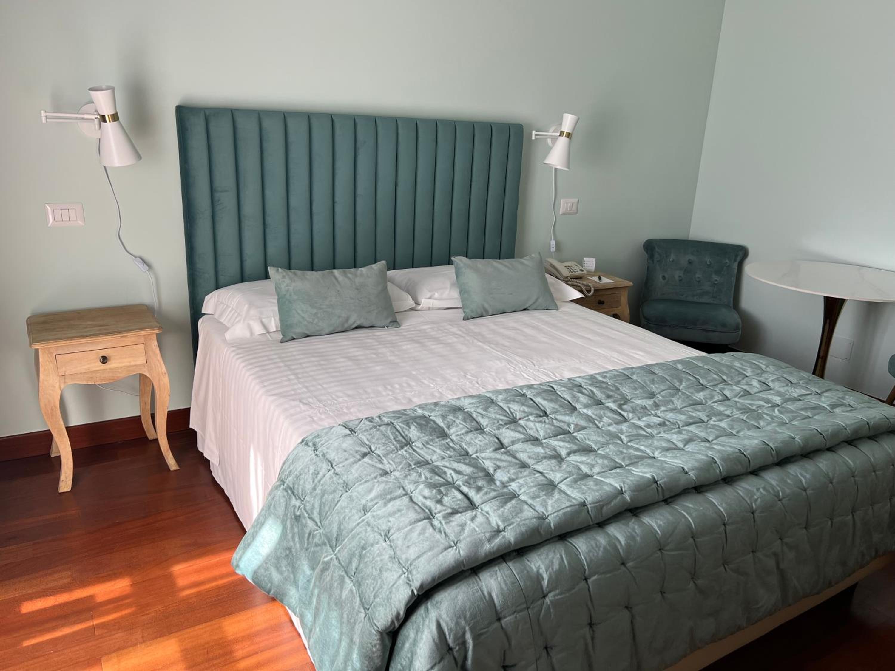 Double or Twin Room photo 2