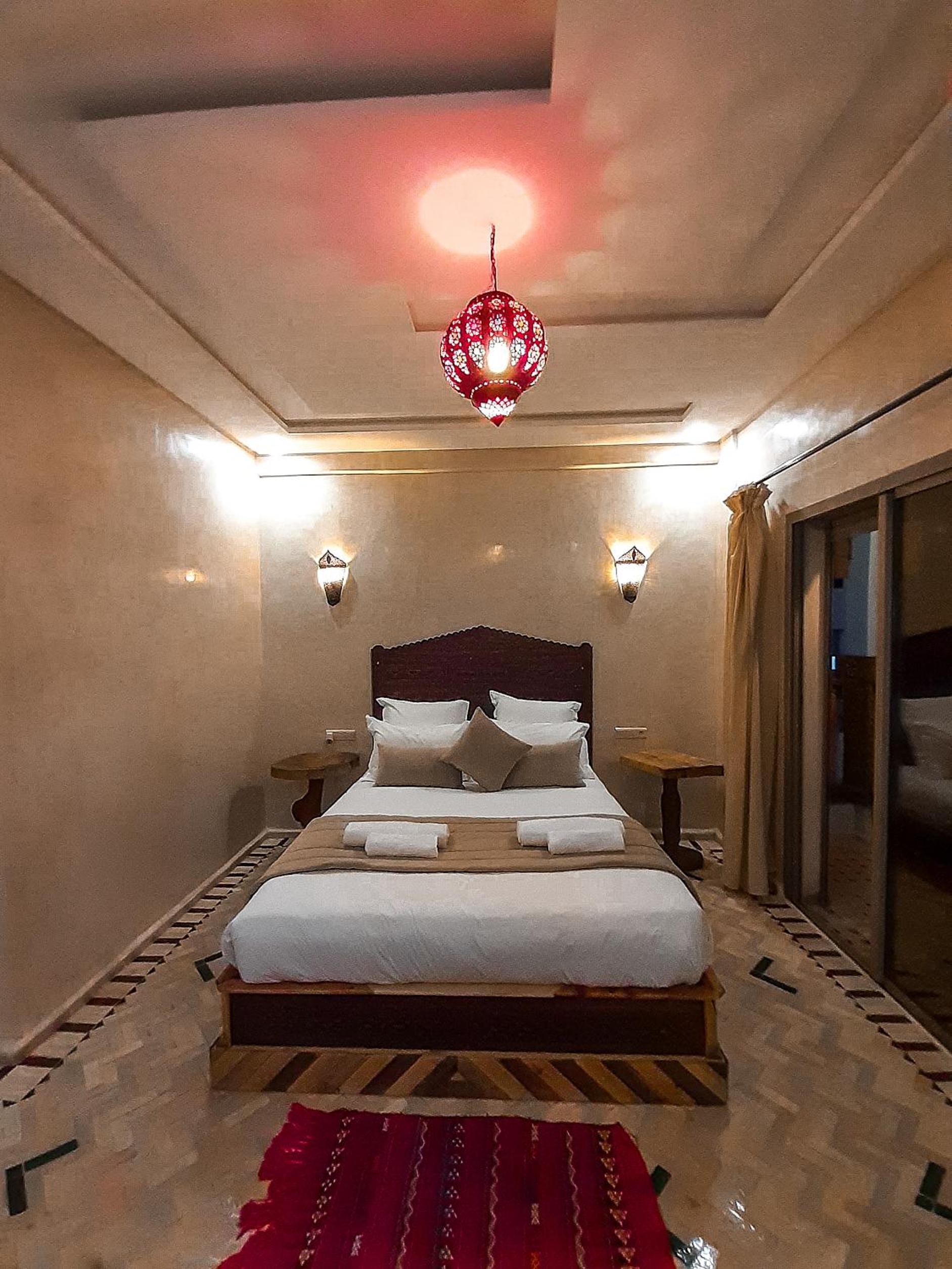 Queen Room with Pool View photo 3