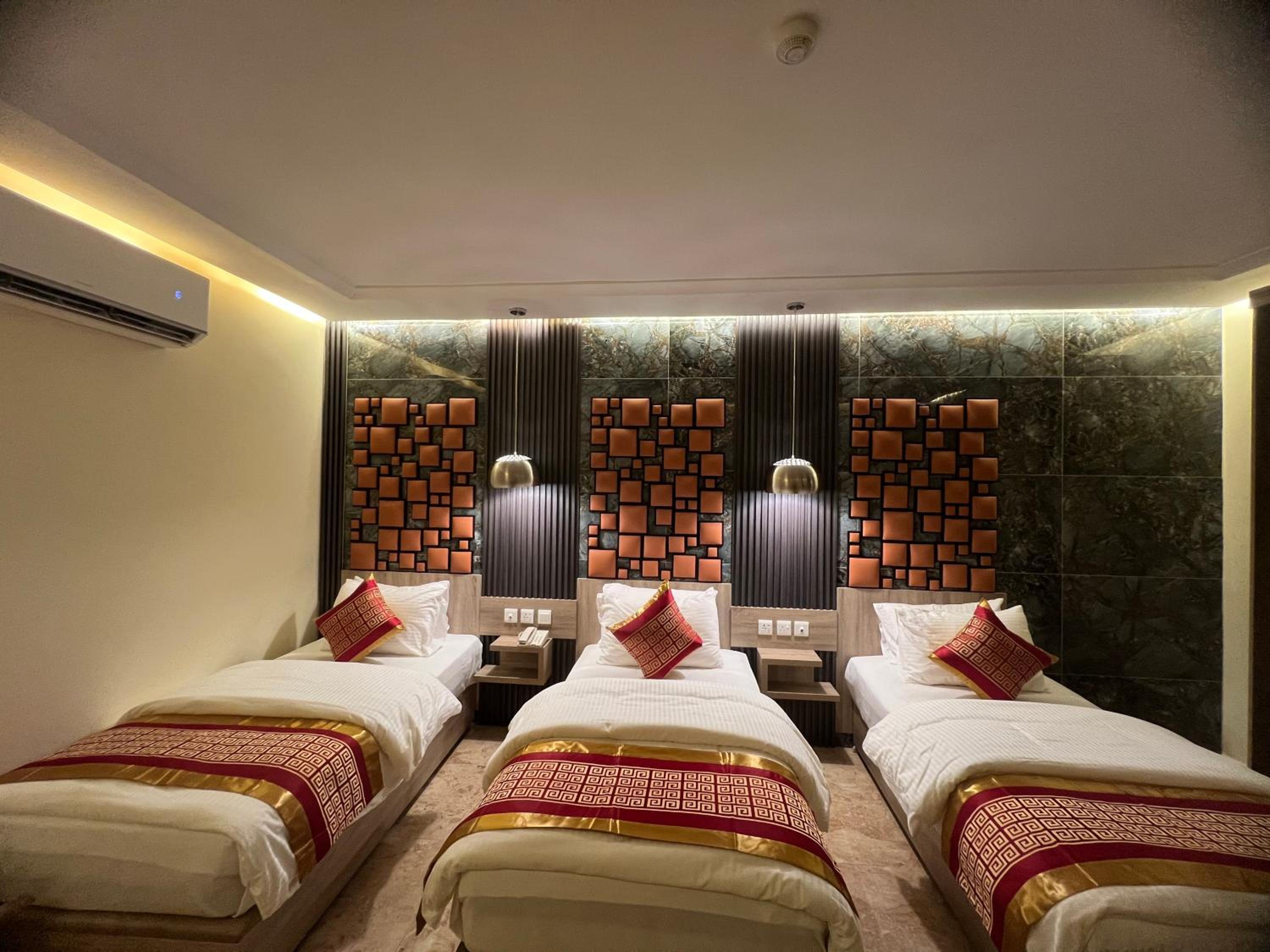 Basic Triple Room photo 1