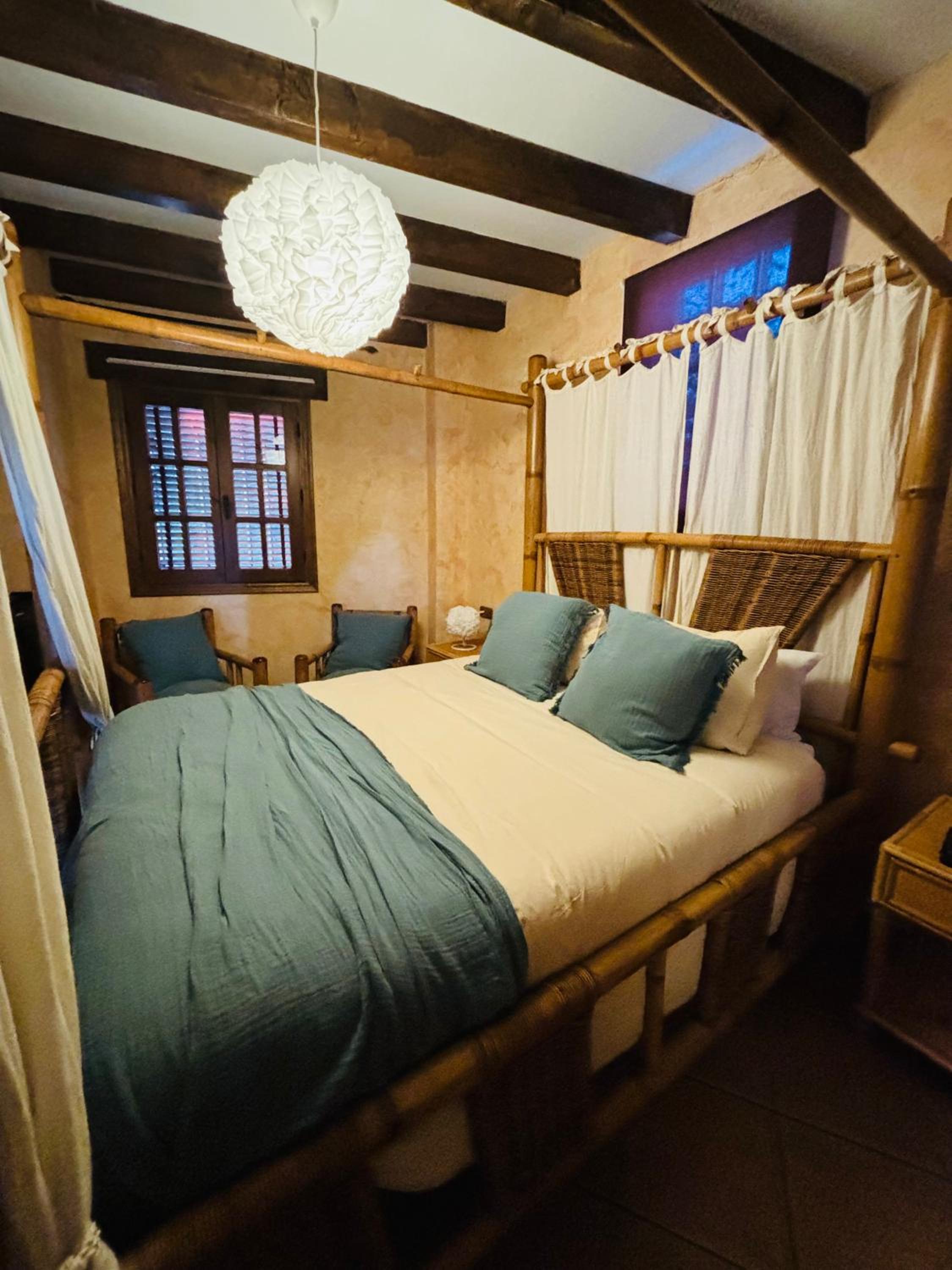 Deluxe Queen Room - Photo 4