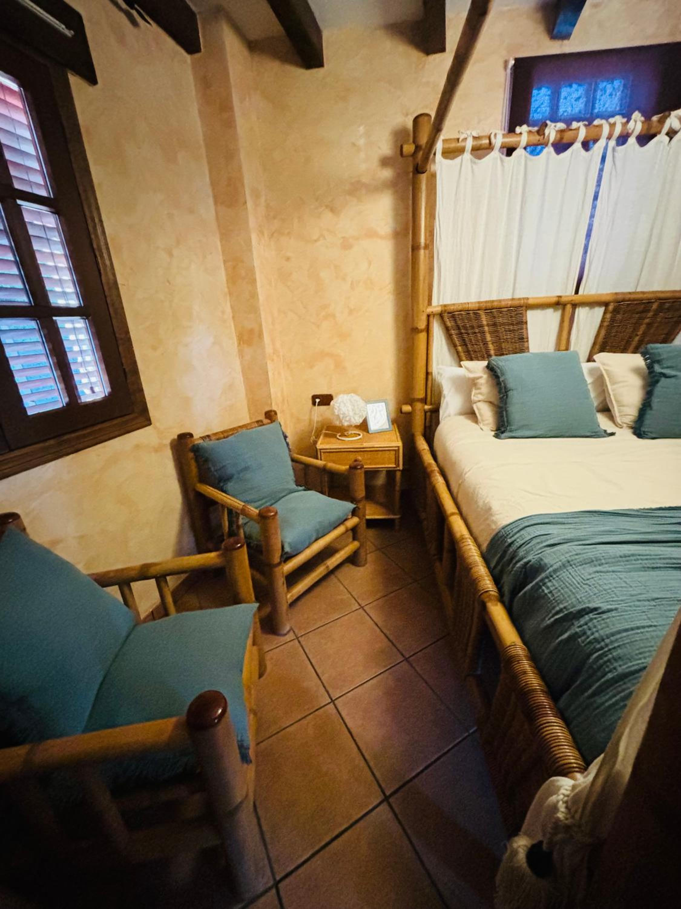 Deluxe Queen Room - Photo 1