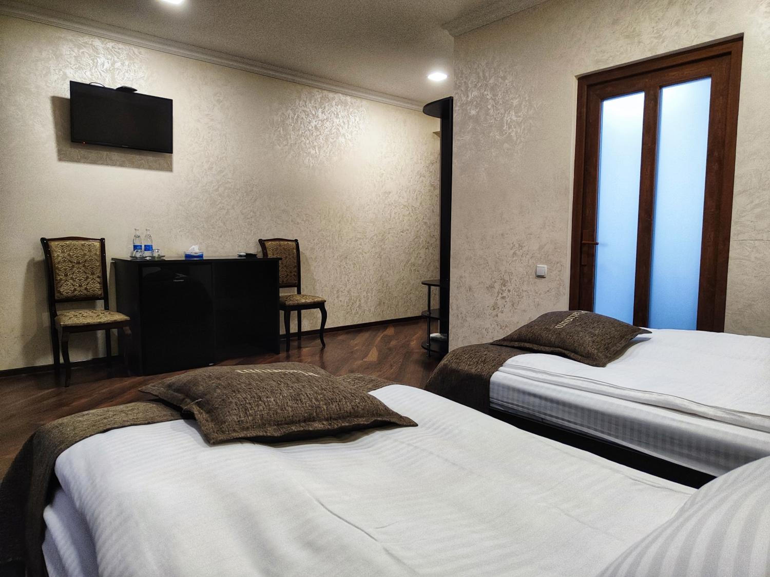 Deluxe Twin Room photo 3
