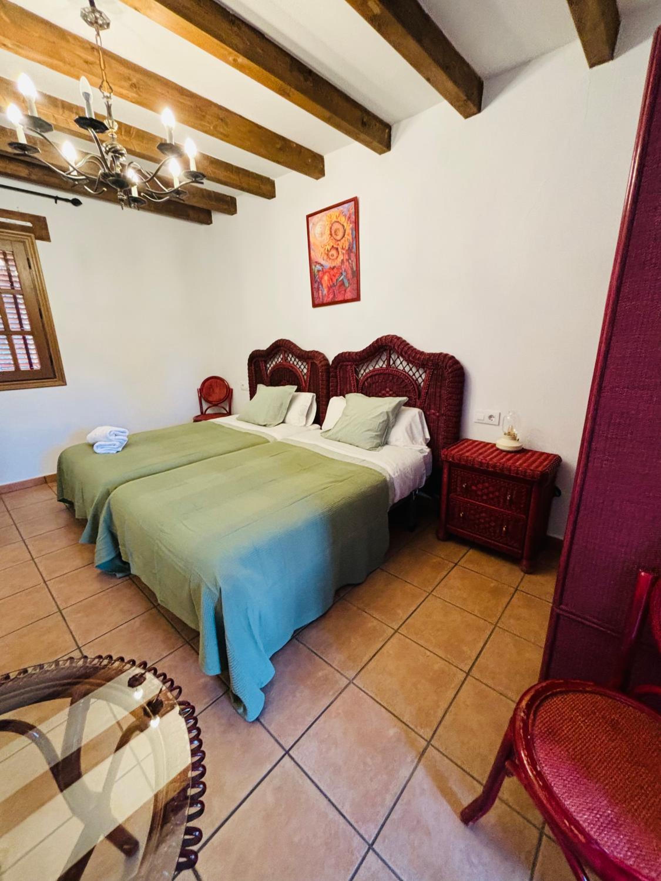Twin Room - Photo 4