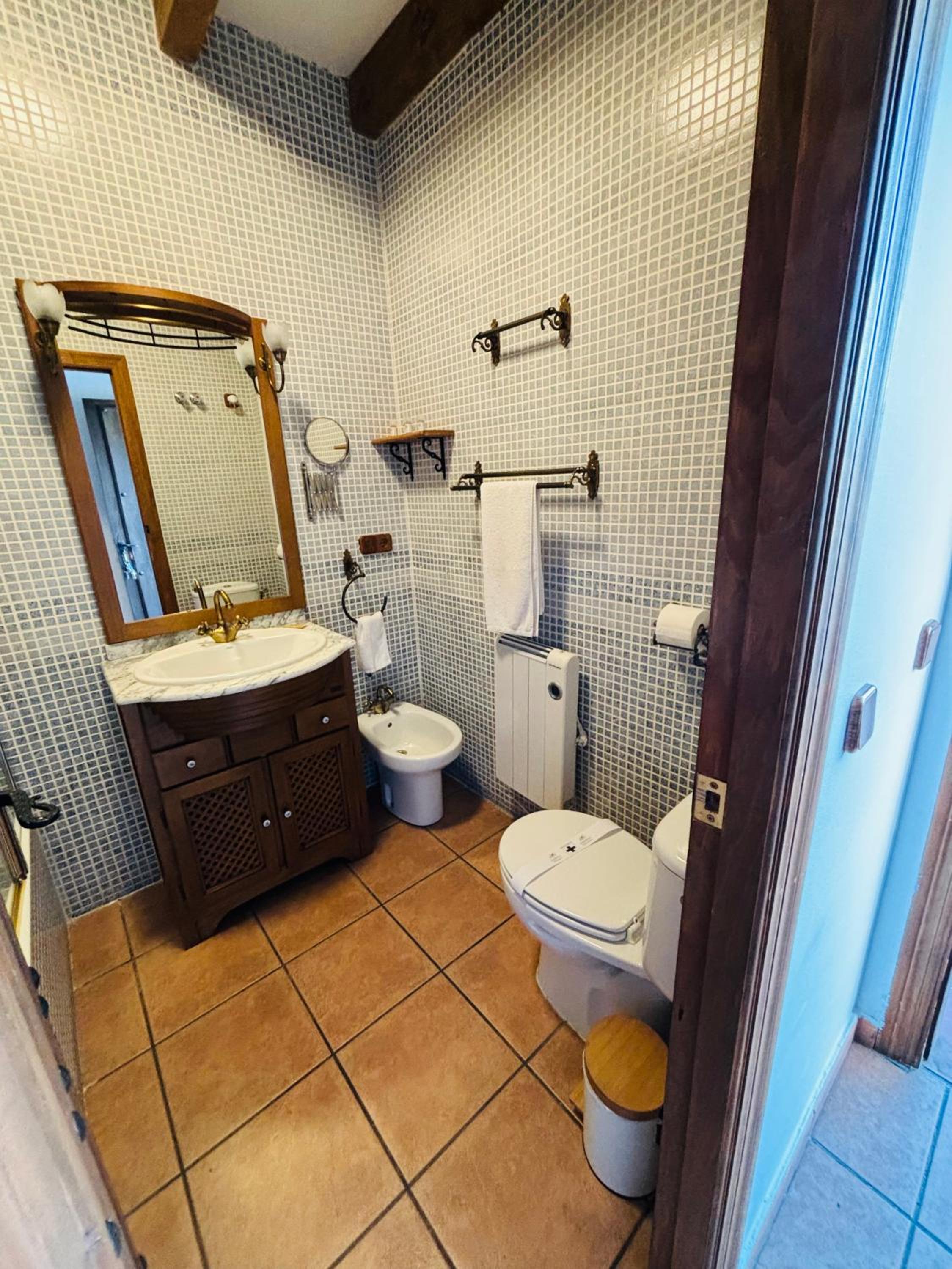Deluxe Room - Photo 3