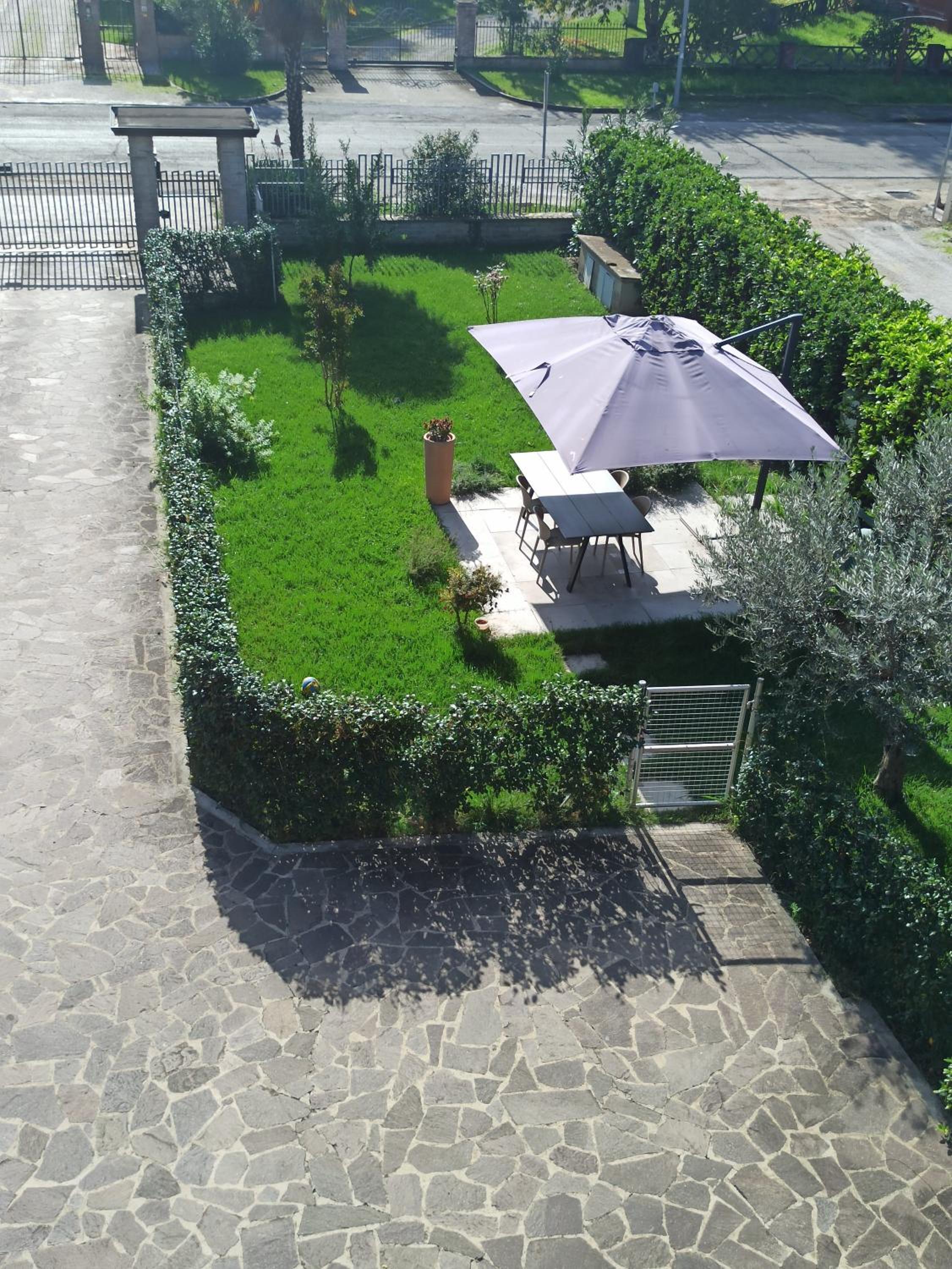 One-Bedroom Apartment with View photo 2