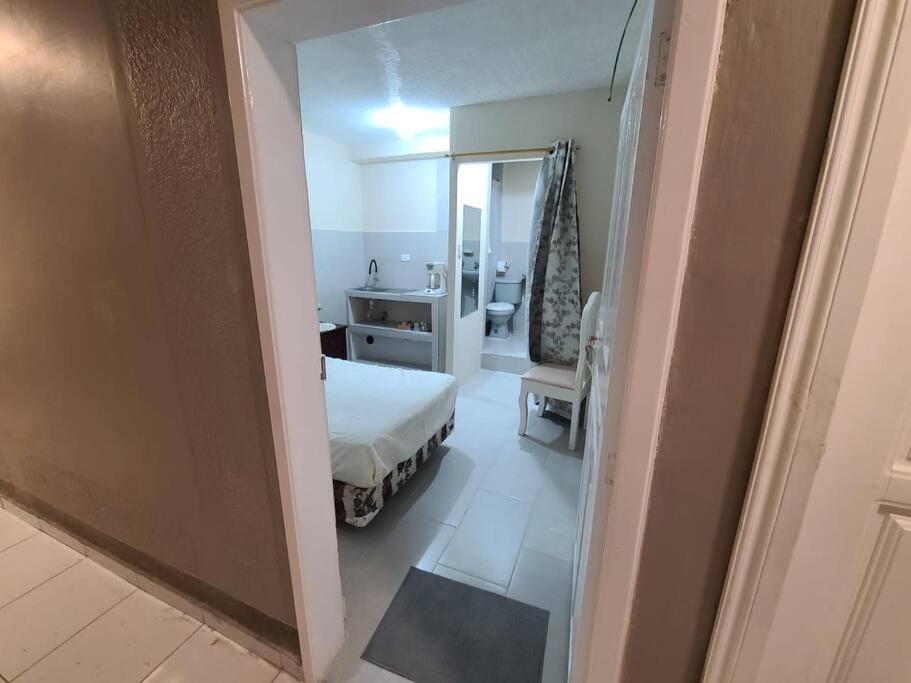 One-Bedroom Apartment photo 3