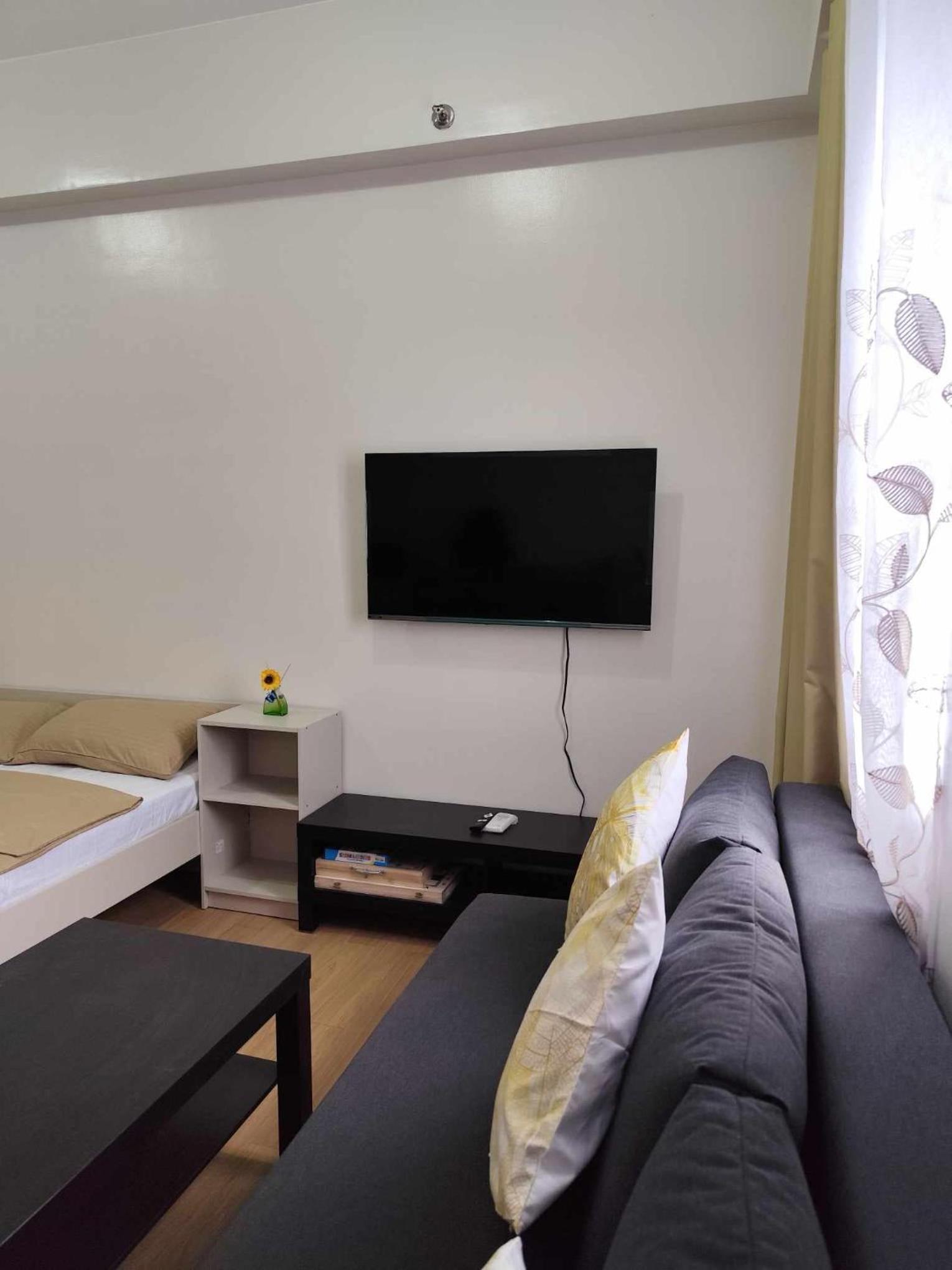 Studio Apartment with Queen Bed photo 1