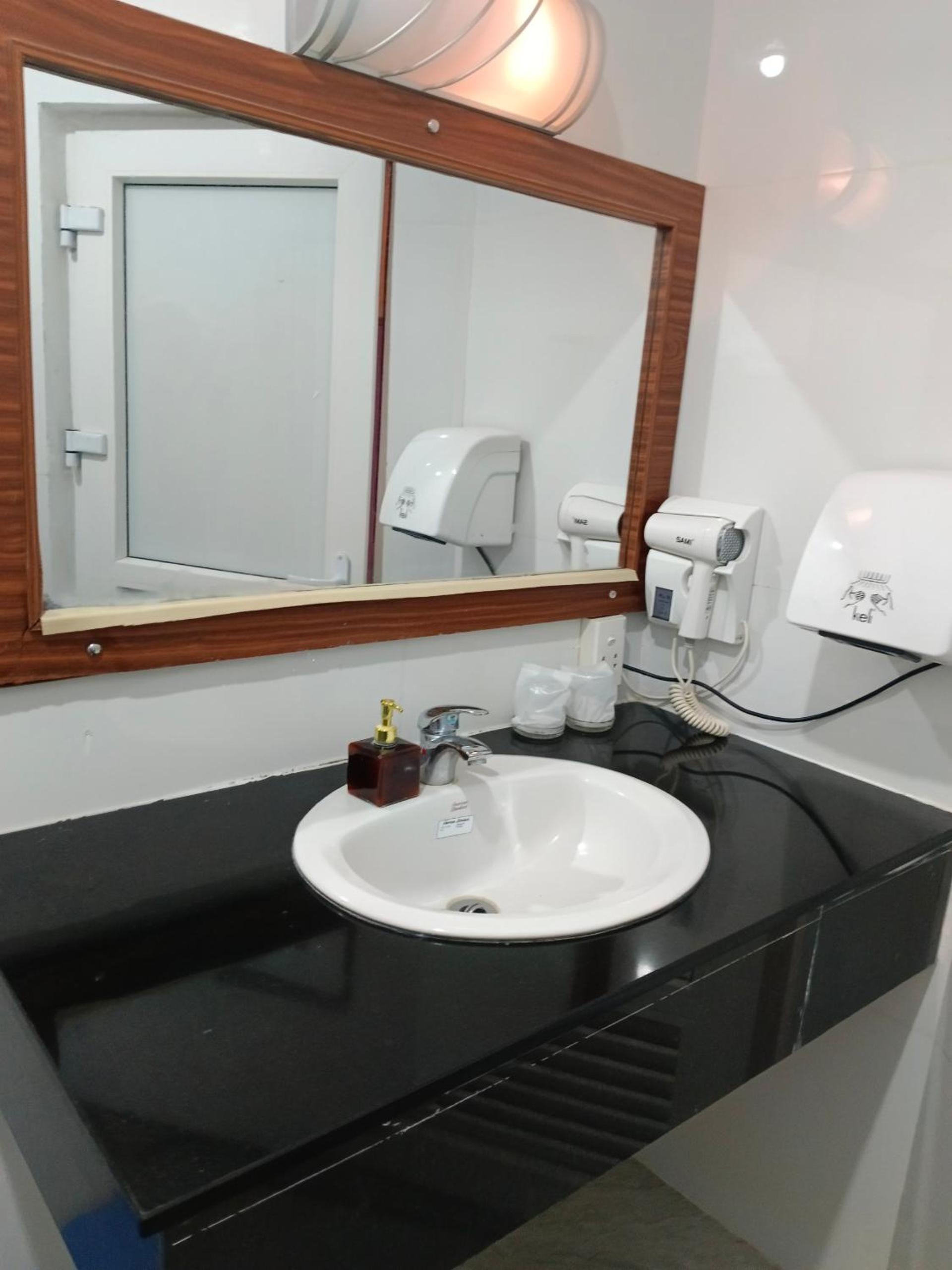 Large Double Room photo 2