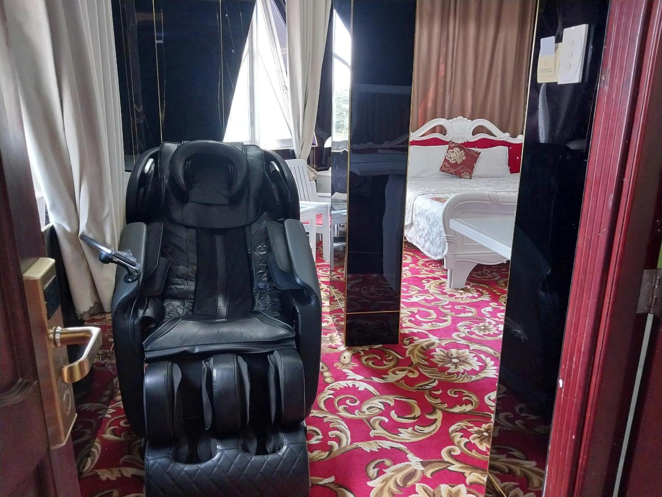 Large Double Room photo 3