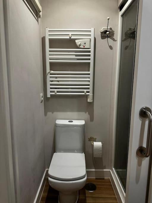 One-Bedroom Apartment photo 3