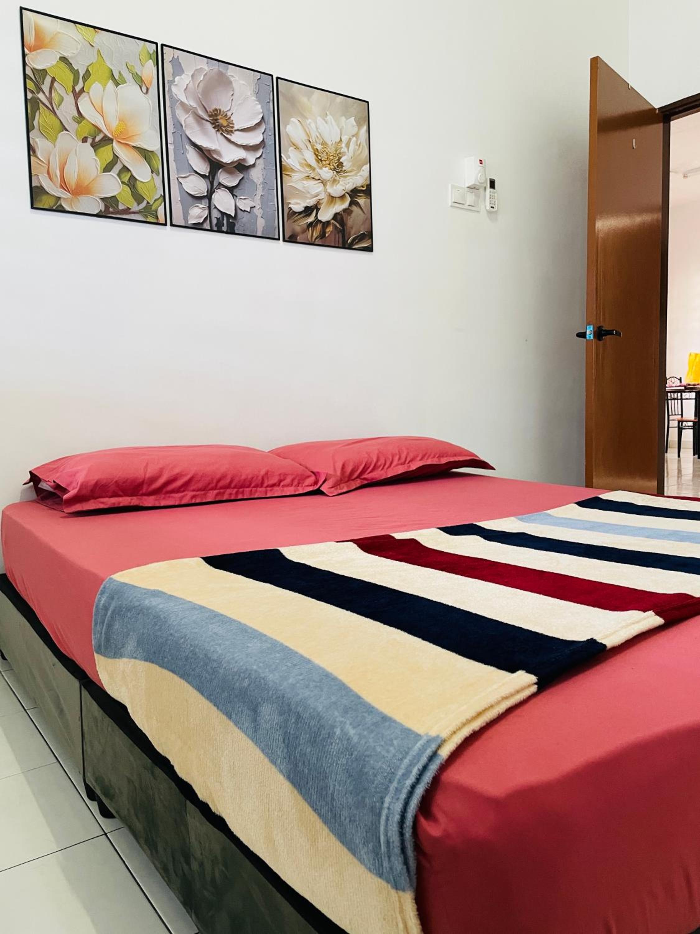 Three-Bedroom House photo 1