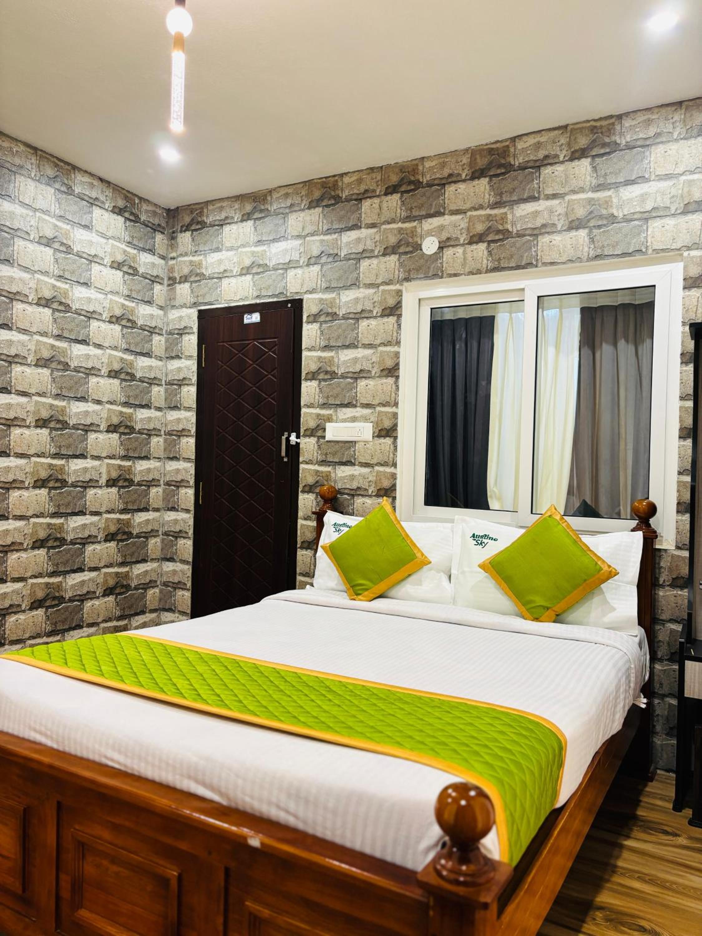 Three-Bedroom Villa photo 3