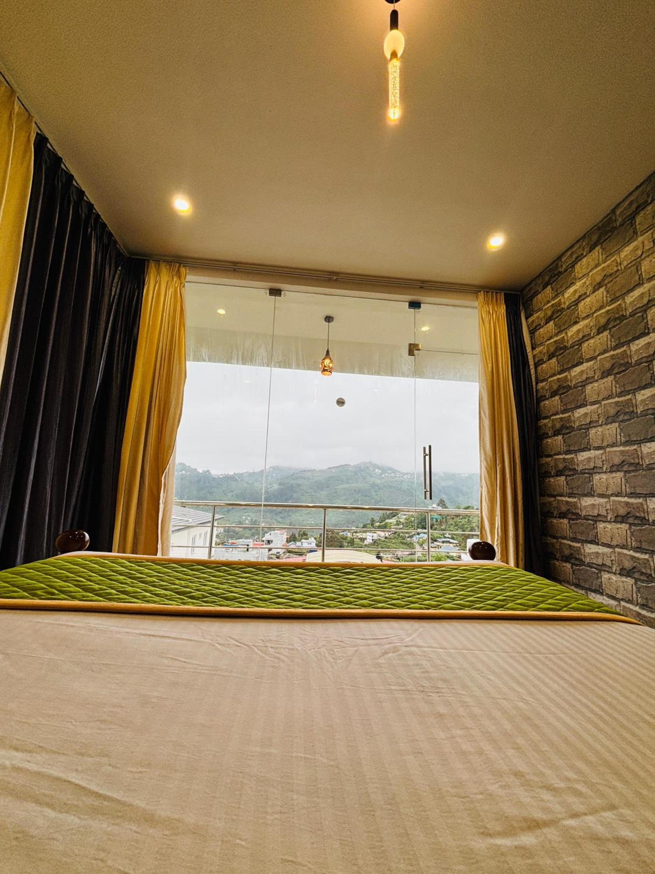 Three-Bedroom Villa photo 2