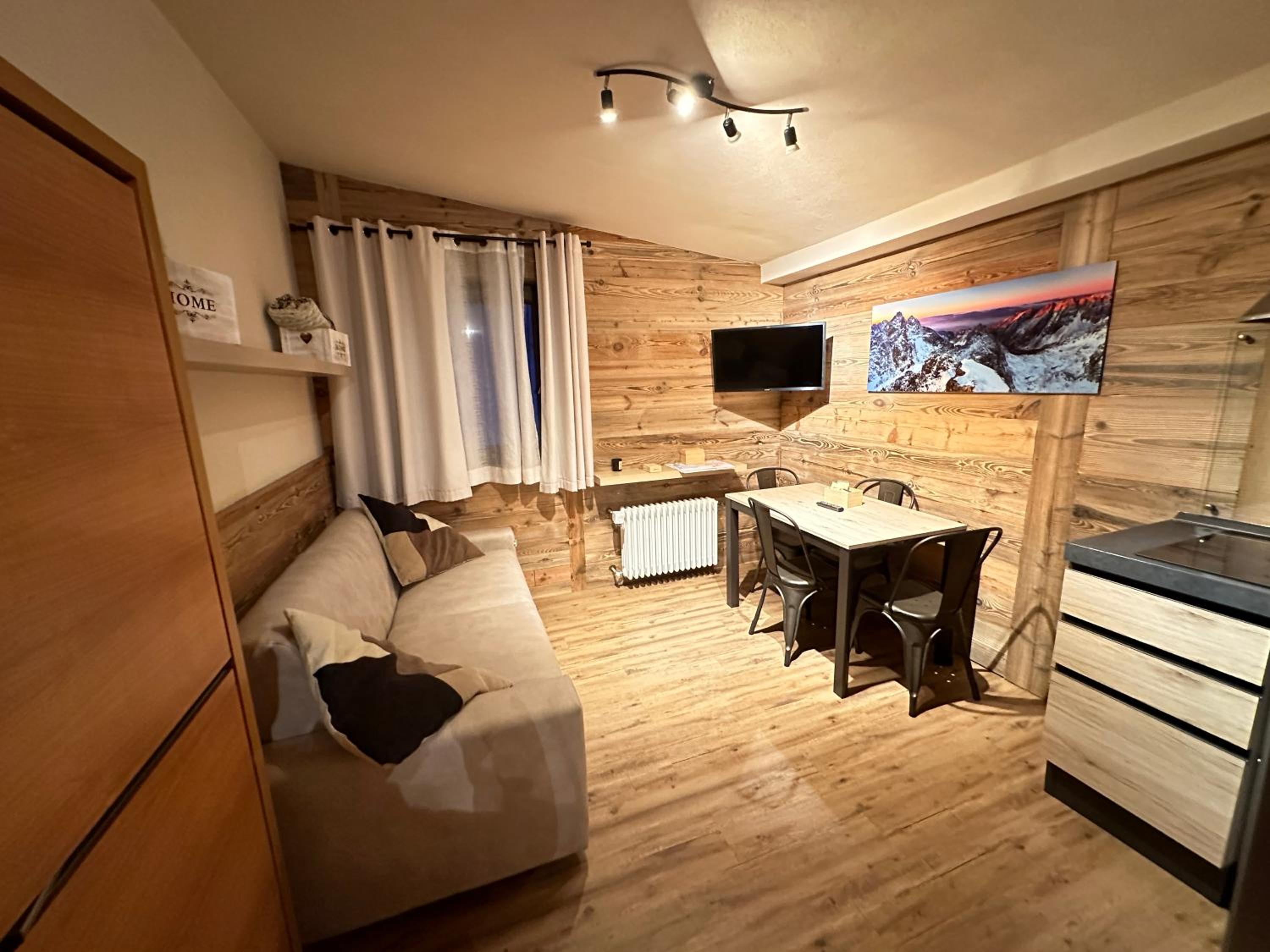 One-Bedroom Apartment