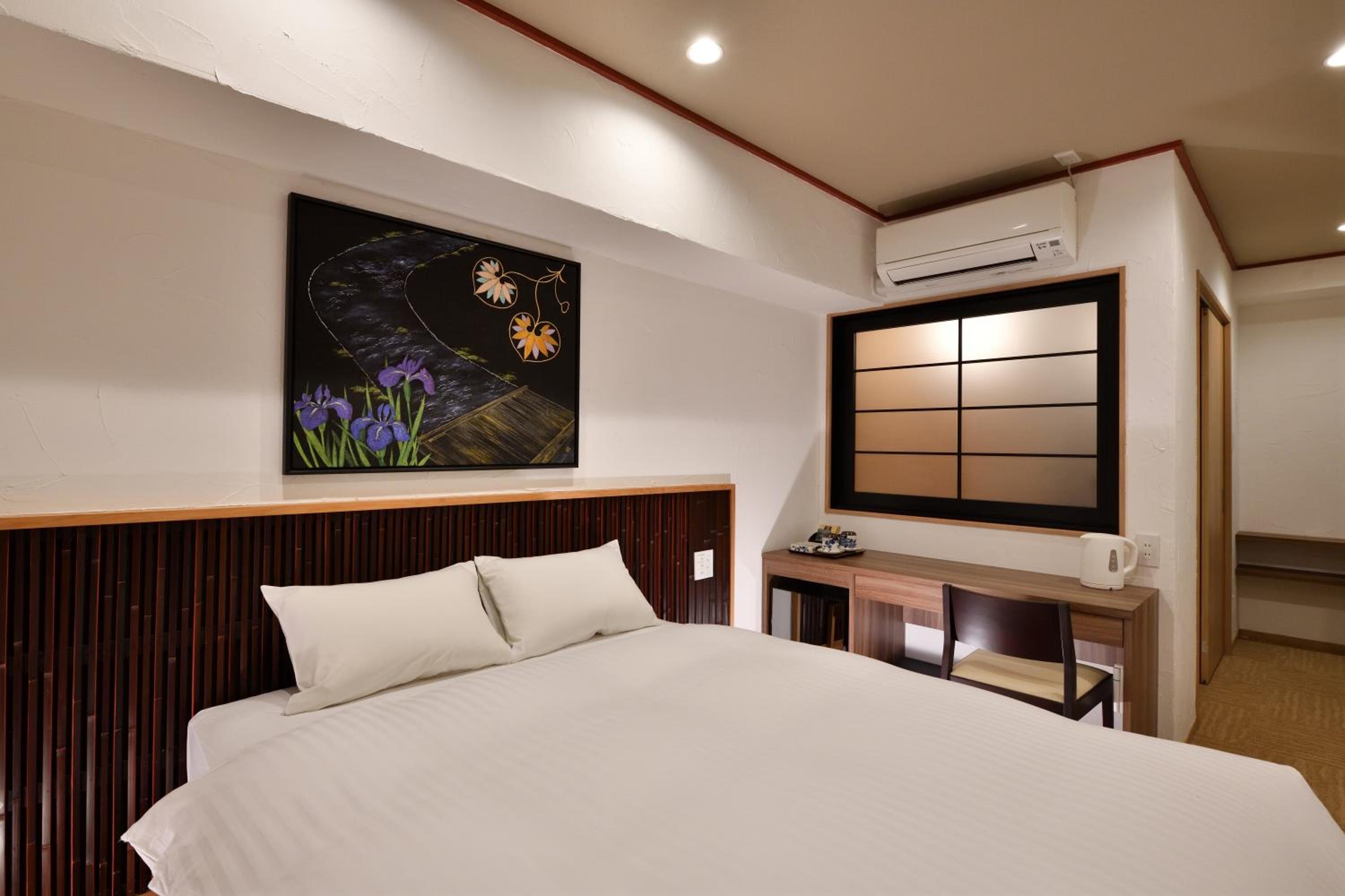 Small Double Room photo 1