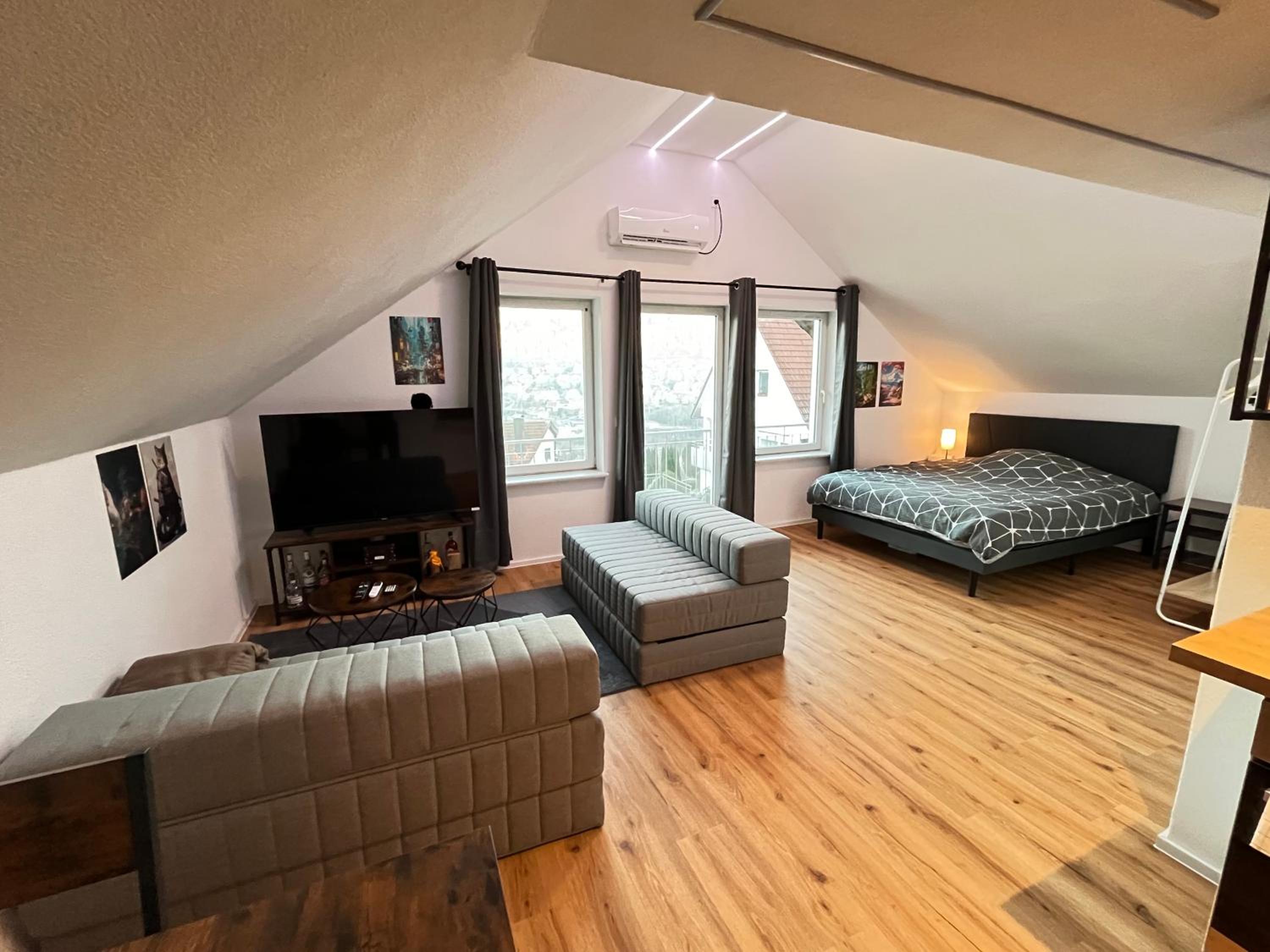 One-Bedroom House photo 1