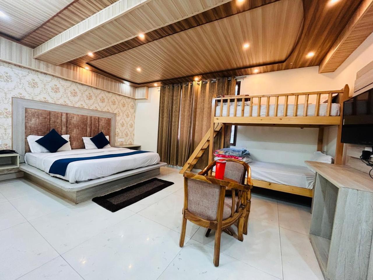 Deluxe Family Suite photo 3
