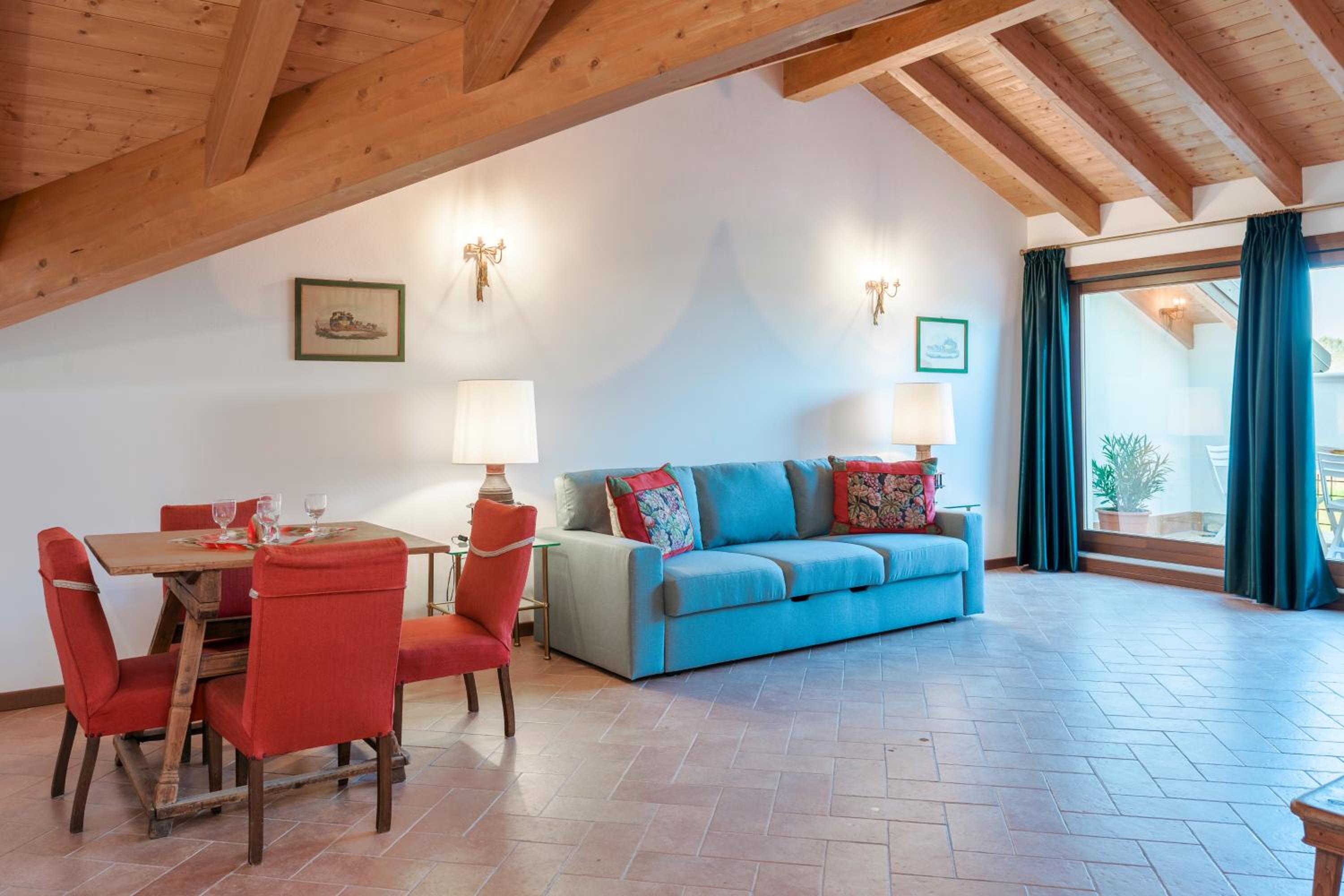 One-Bedroom Apartment with Terrace photo 2