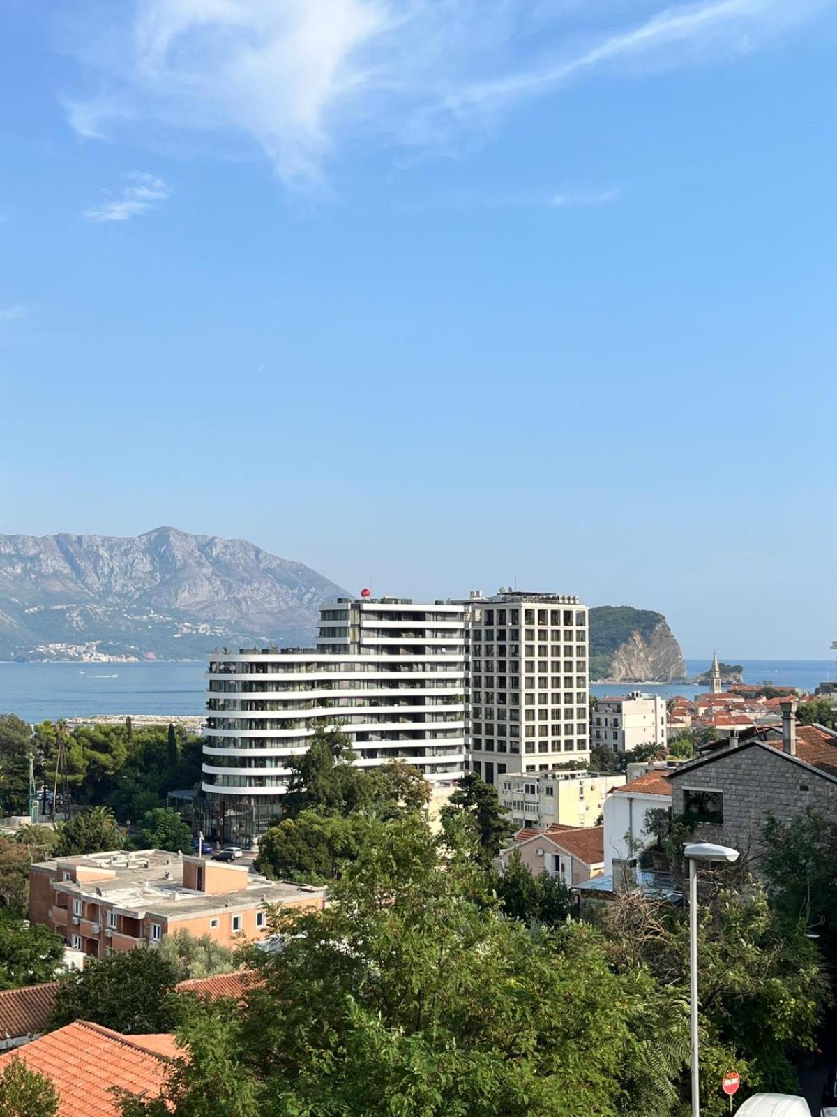Deluxe Double Room with Balcony and Sea View photo 3