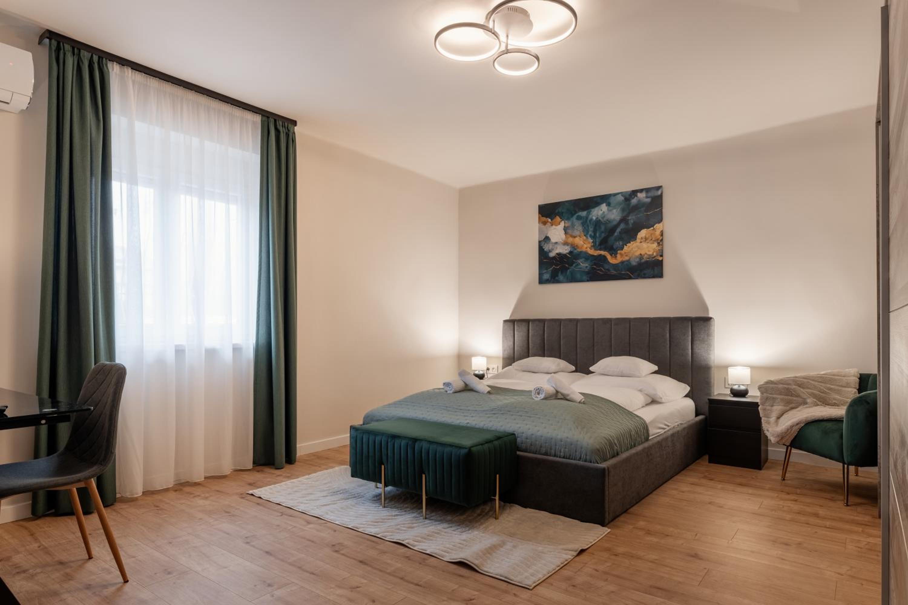 One-Bedroom Apartment