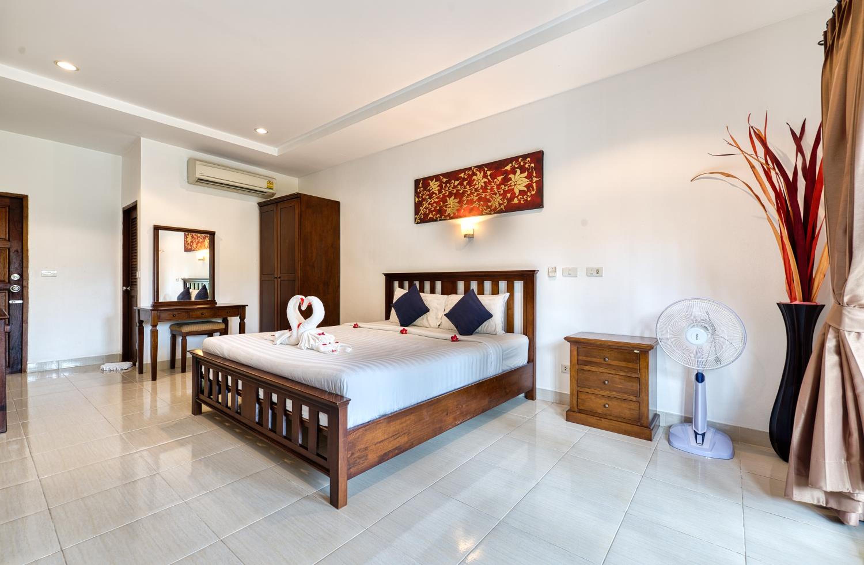 Deluxe Apartment with Patio - Ground Floor photo 2
