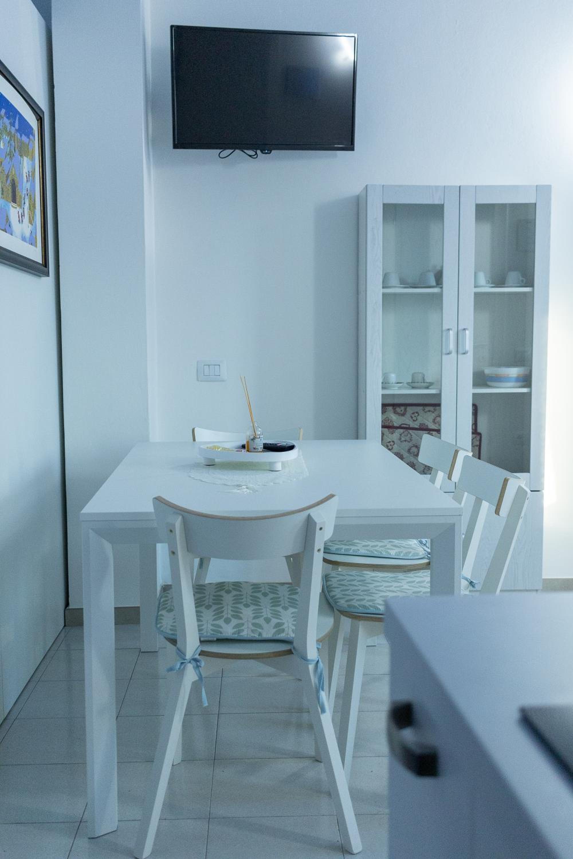 Studio Apartment photo 2