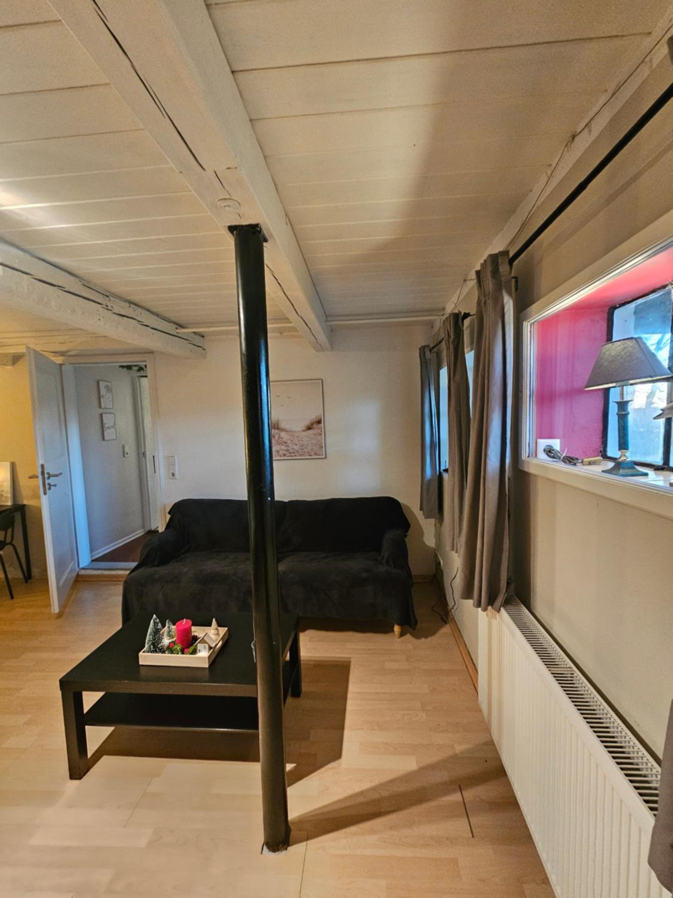 One-Bedroom Apartment photo 2