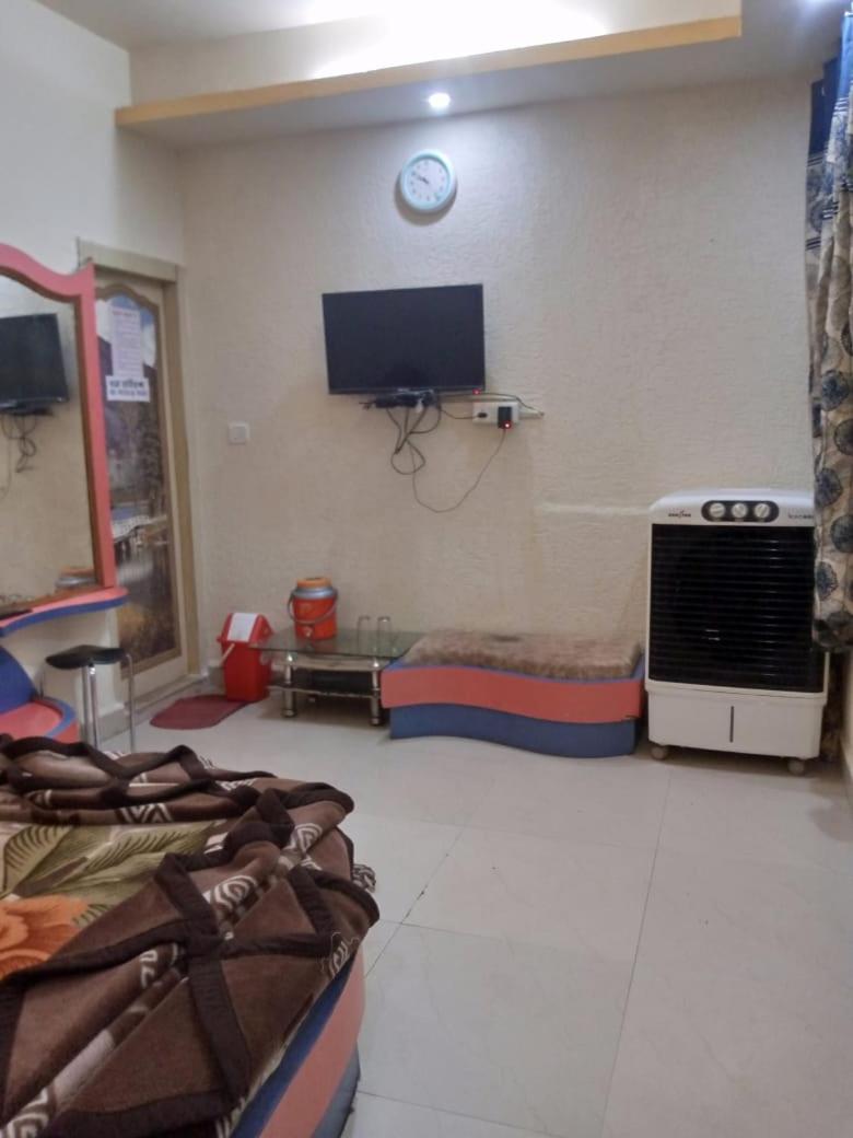 Deluxe Double Room (2 Adults + 1 Child) photo 1