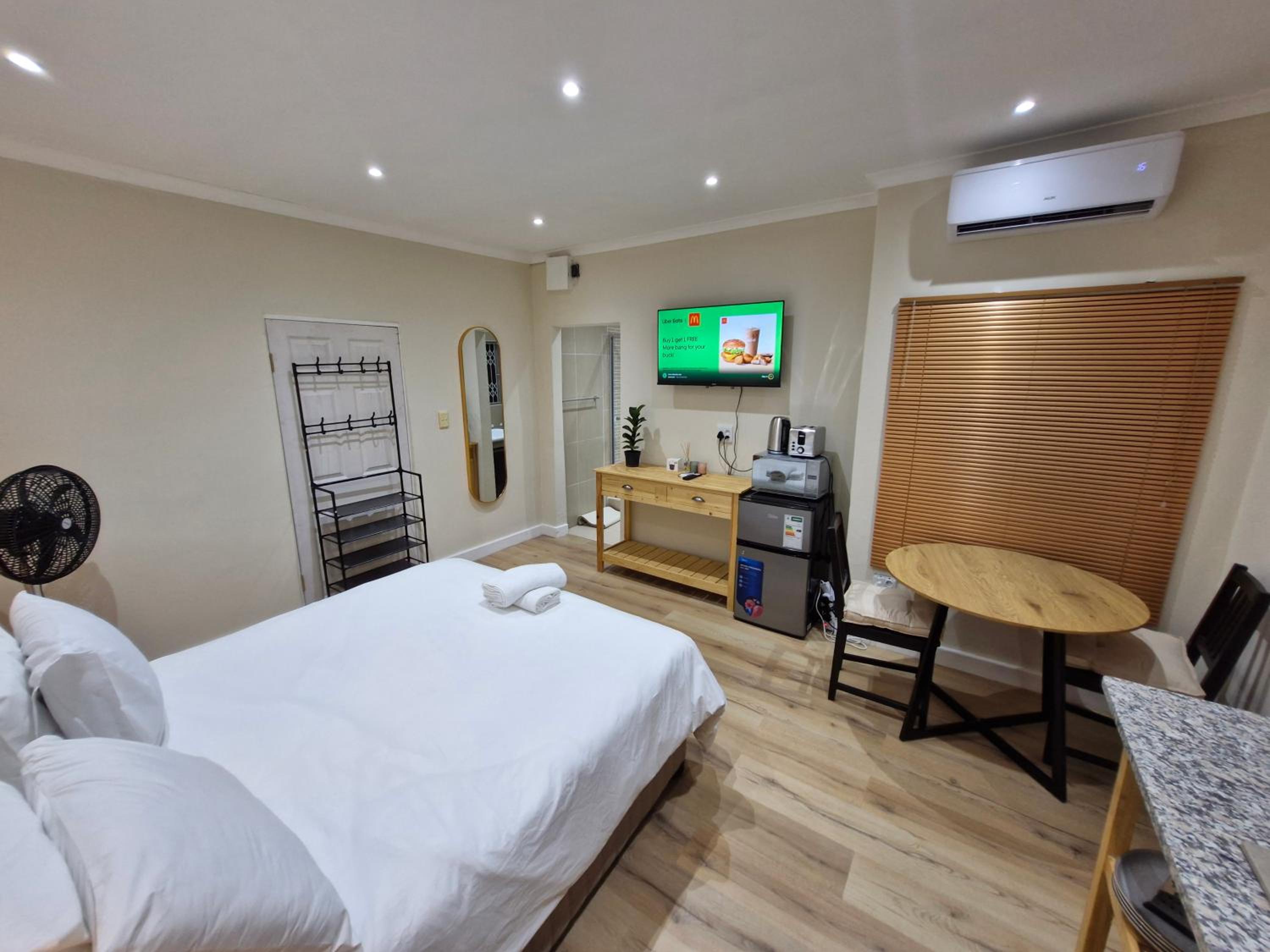 Double or Twin Room photo 3