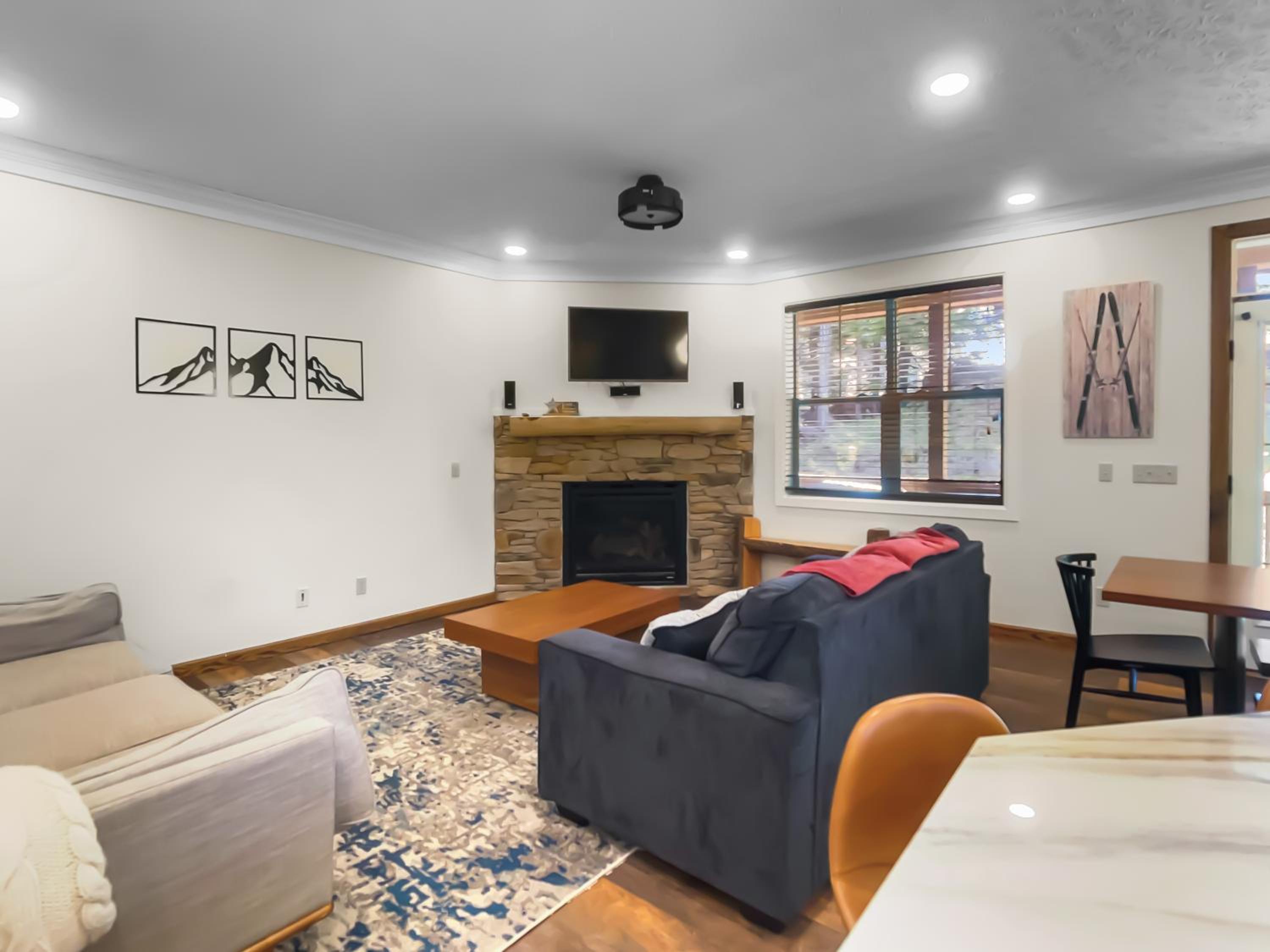 Apartment photo 1