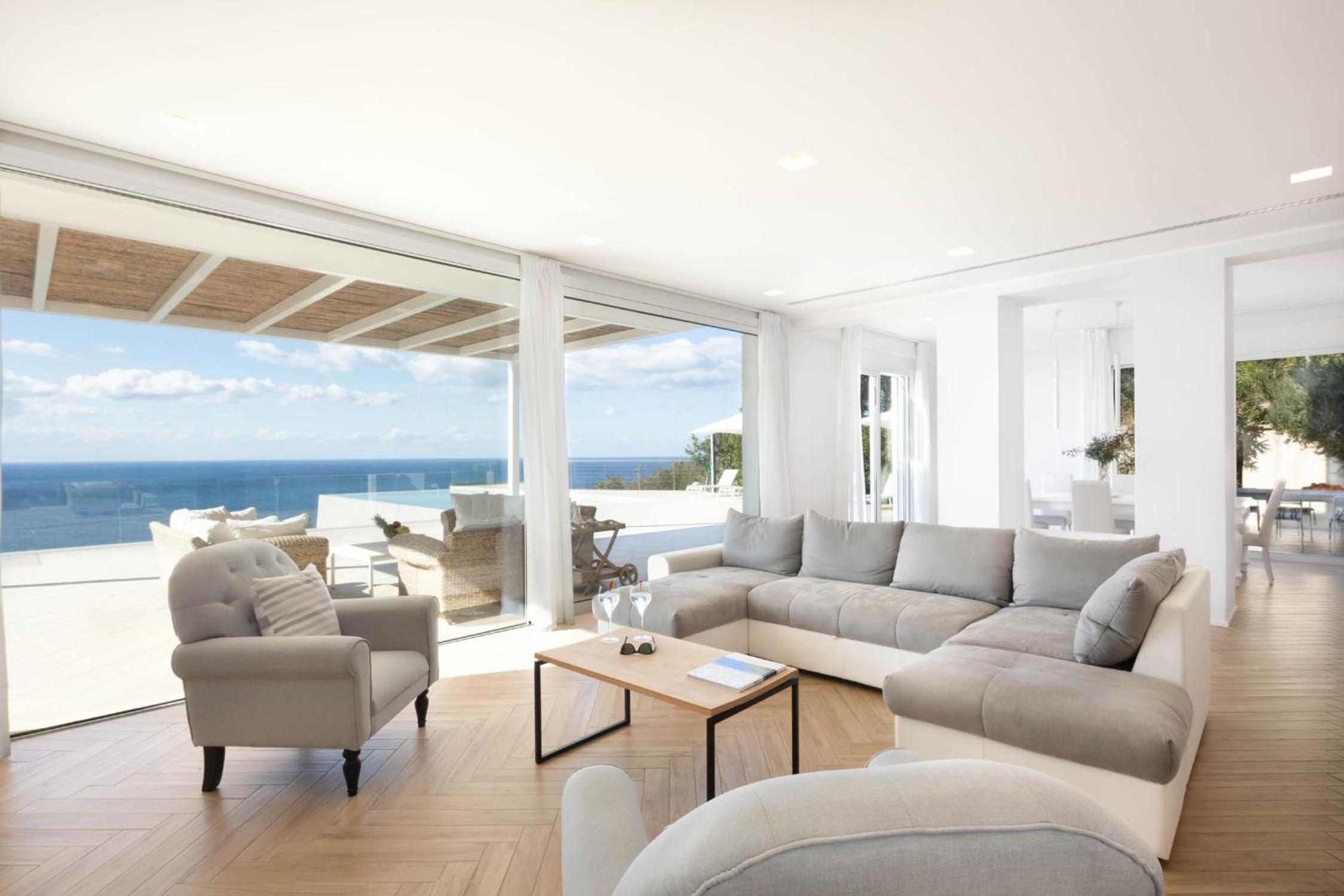 Villa photo 3