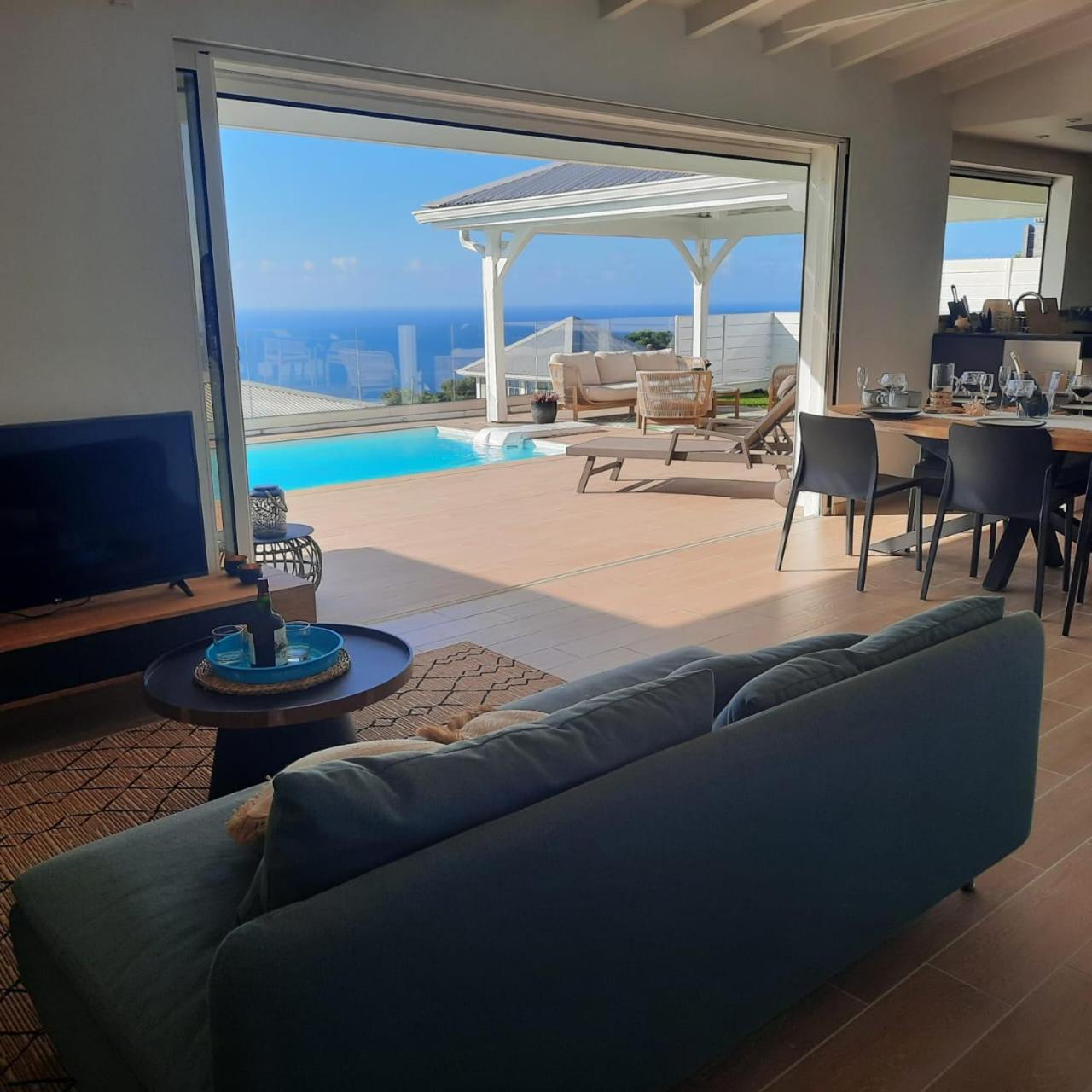 Villa photo 2