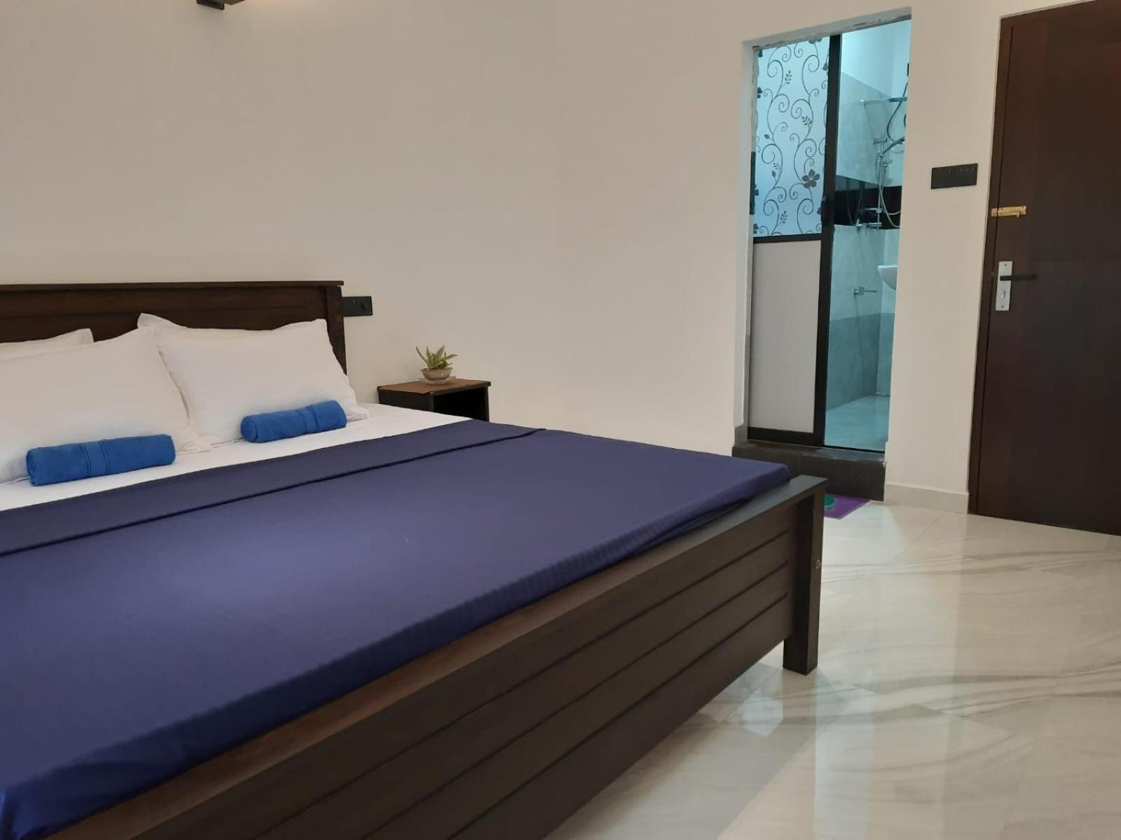 Standard Double Room with Fan photo 2