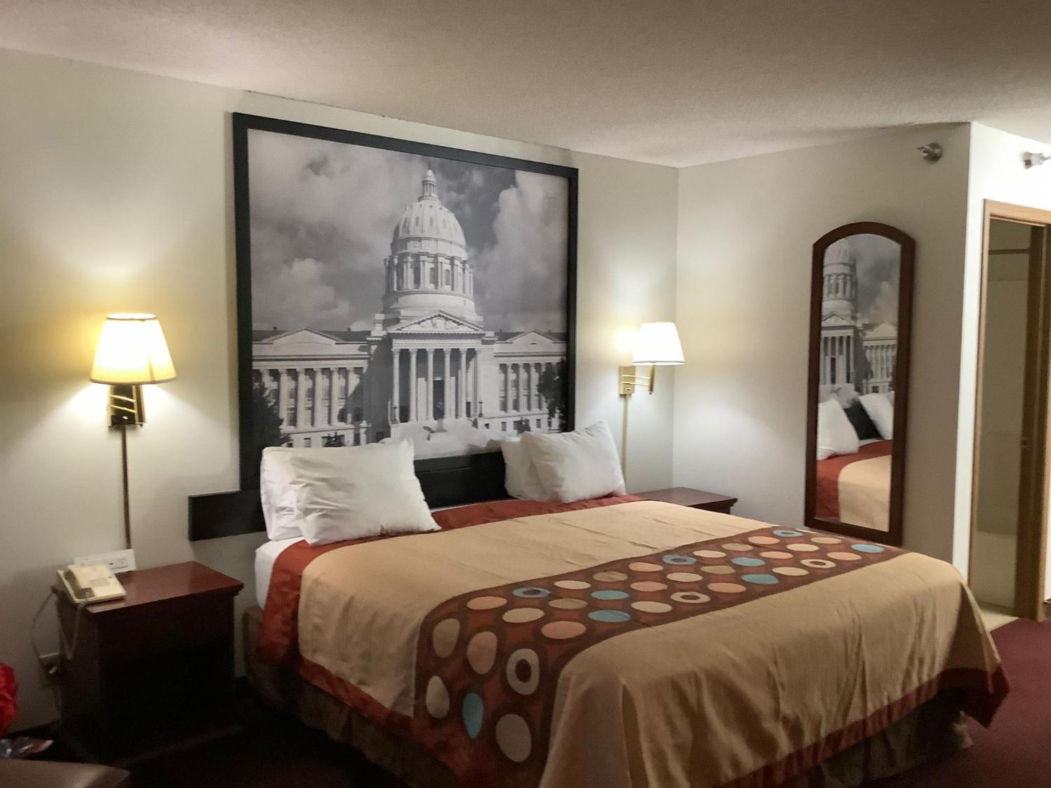 King Room - Non-Smoking - Photo 3