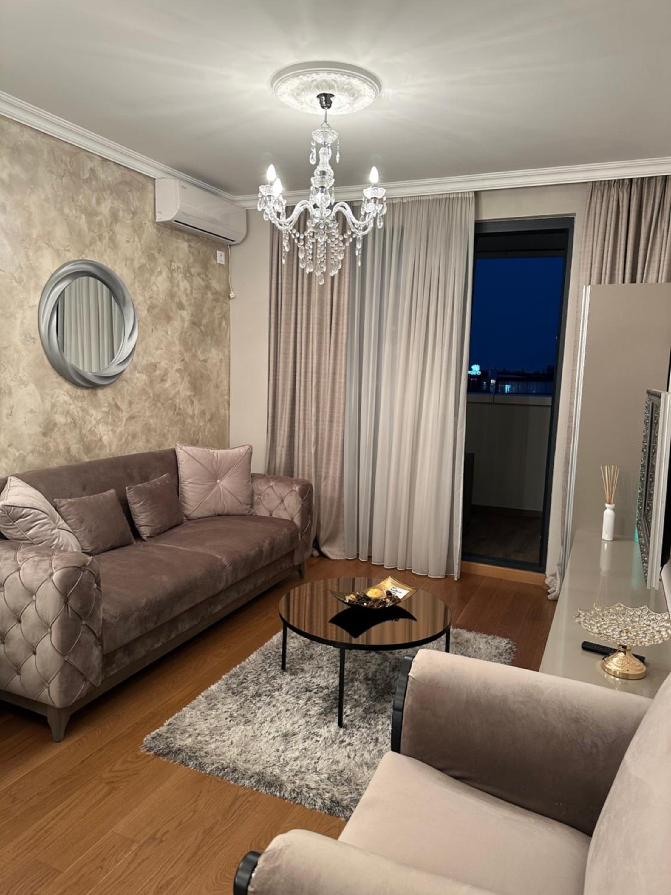 One-Bedroom Apartment with City View