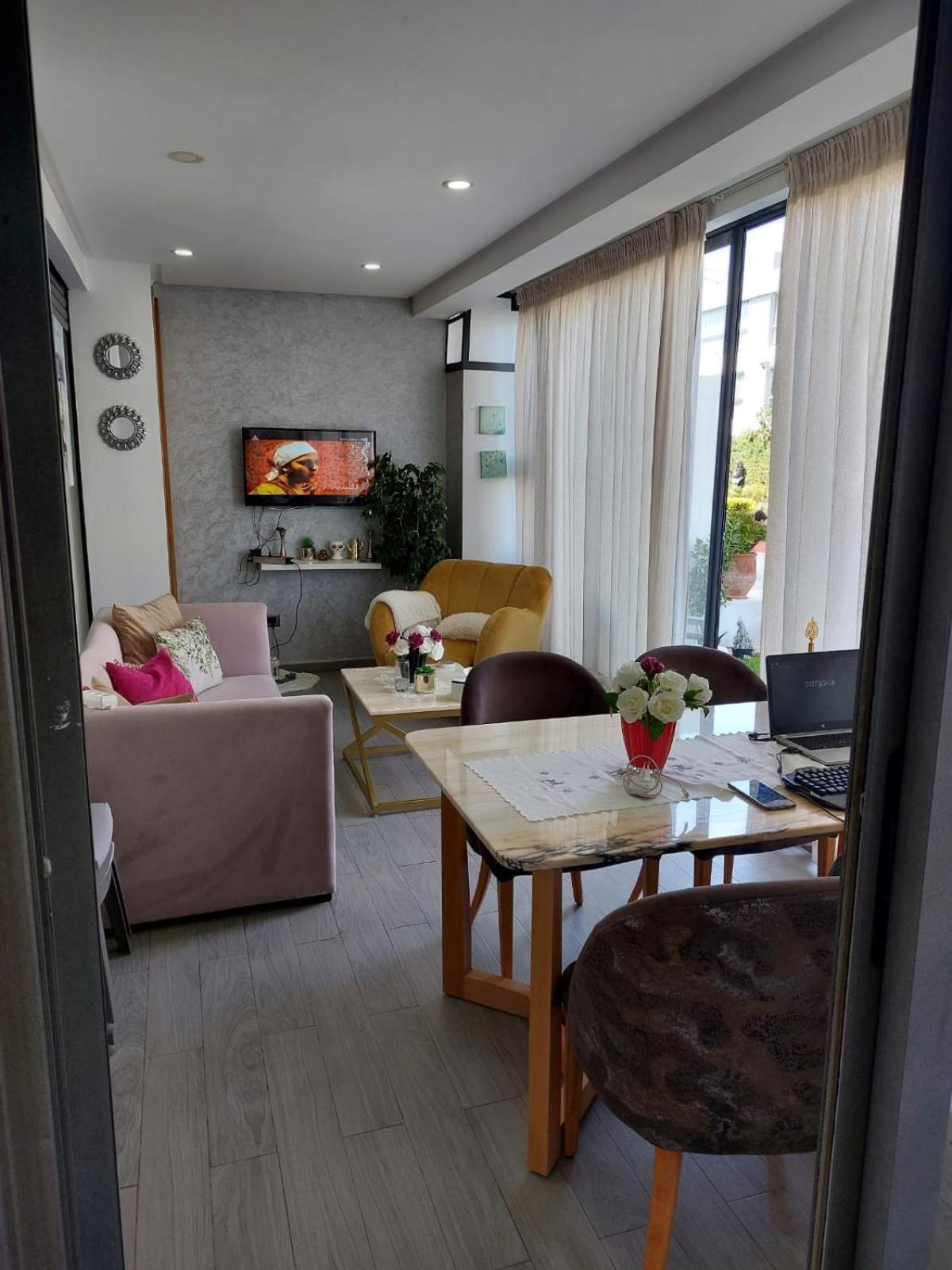 One-Bedroom House photo 1